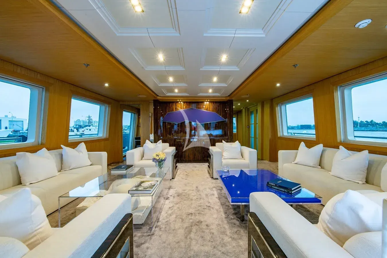 MIZU yacht photo