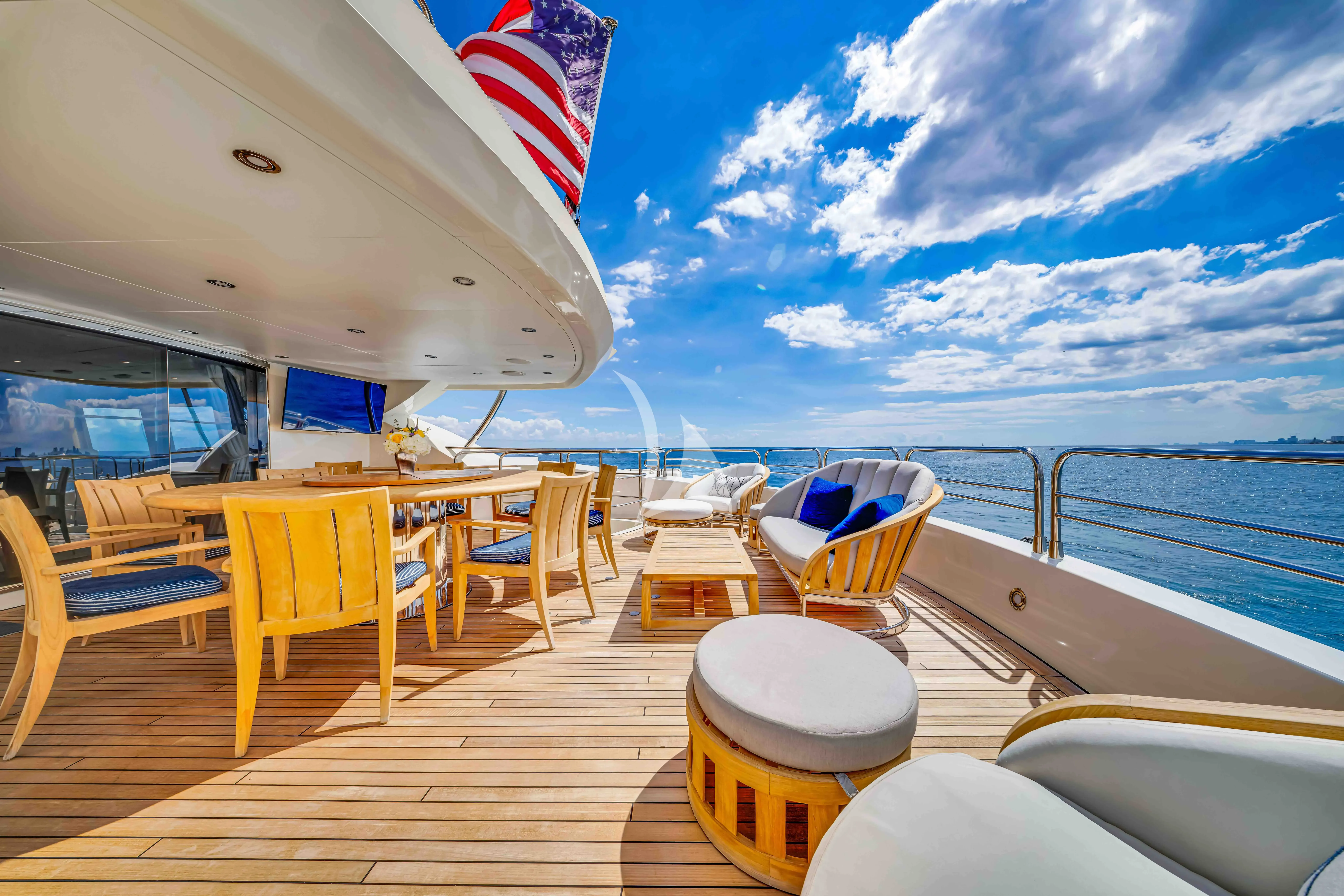 NATURAL 9 yacht photo