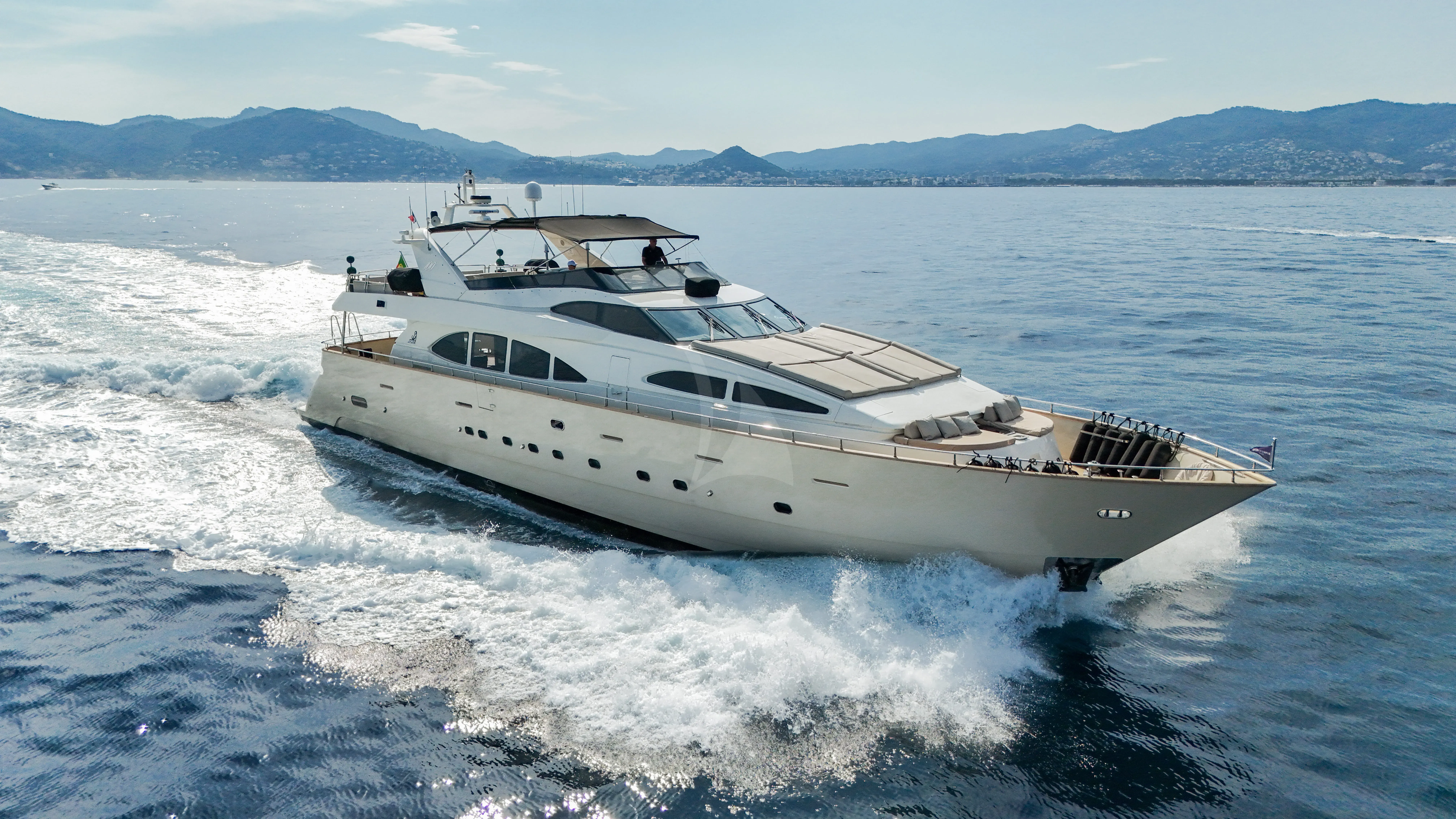 ACCAMA DELTA luxury yacht