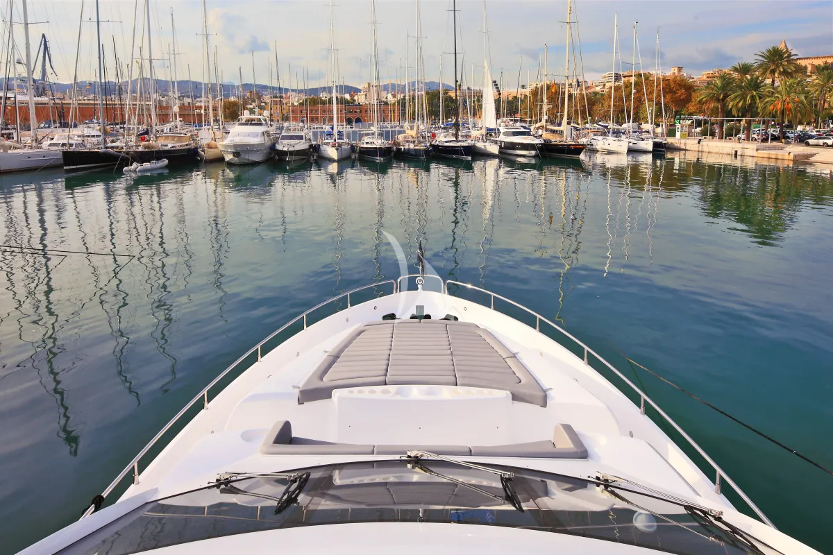 'RAOUL W' - exterior 1