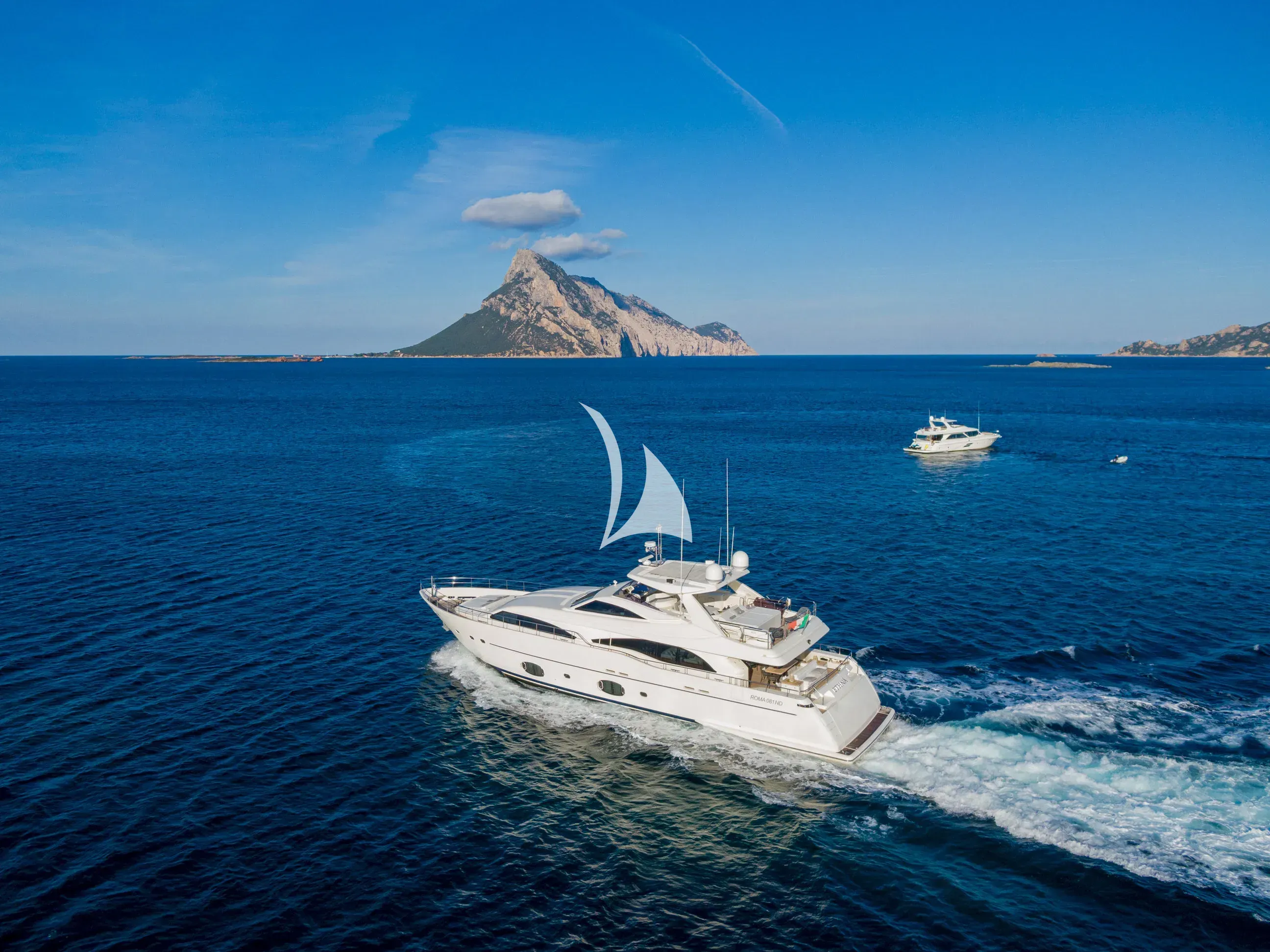 ETHNA yacht photo