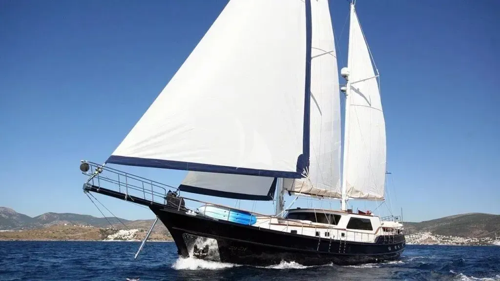 DIDI yacht photo