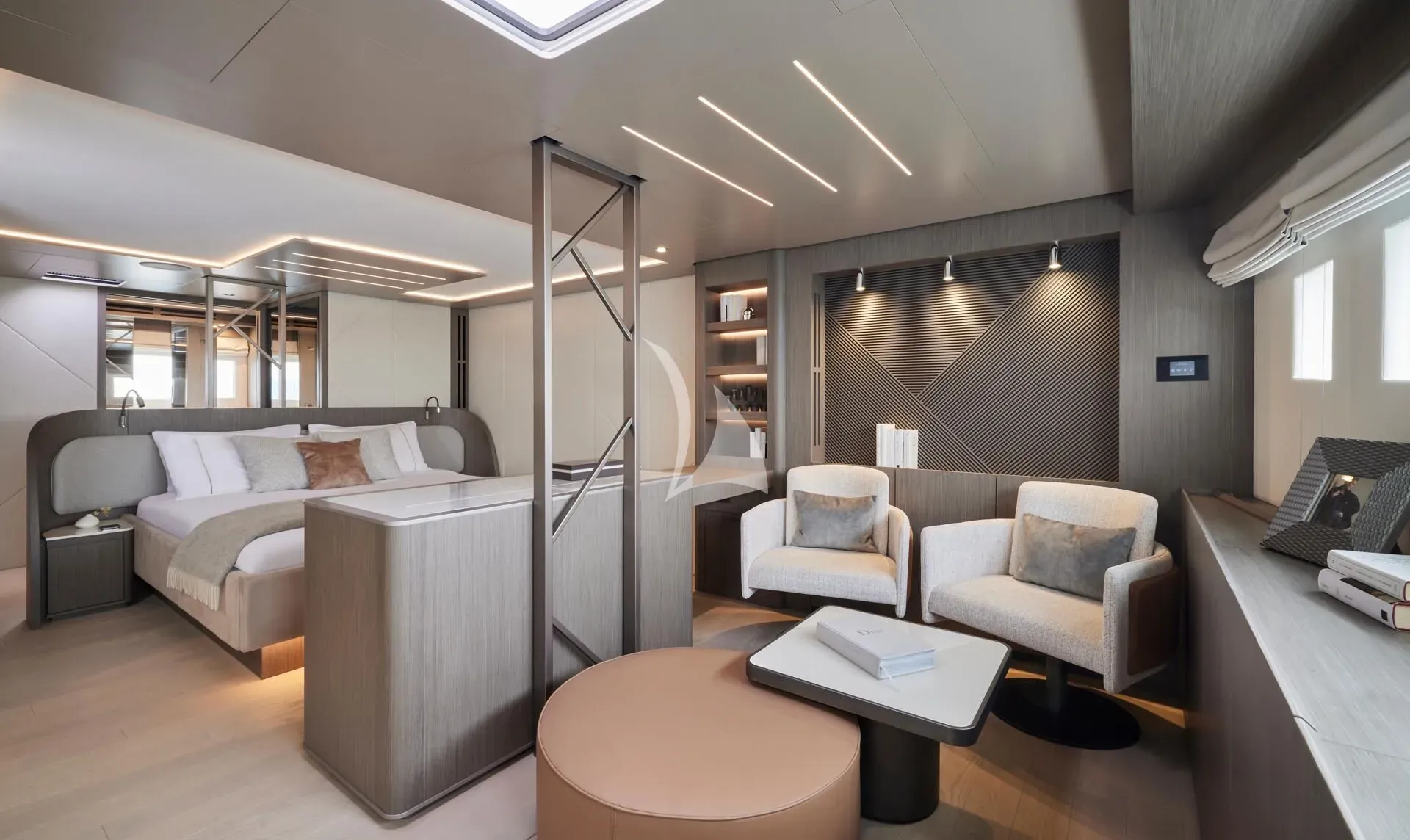M8 EVO yacht photo