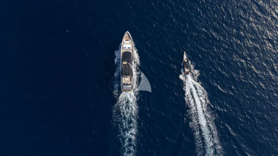 DARK HORSE yacht photo
