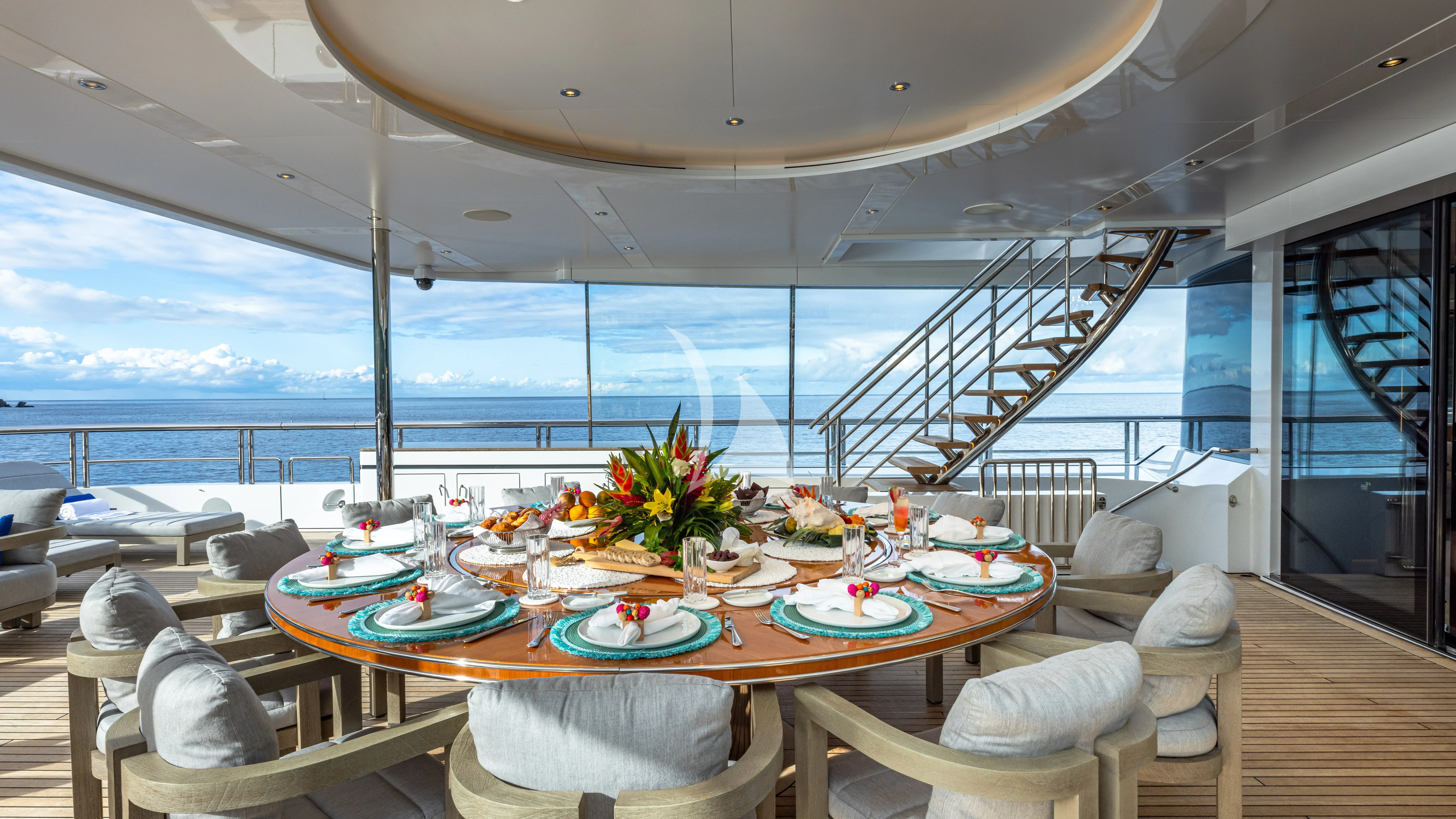 TOP FIVE II yacht photo
