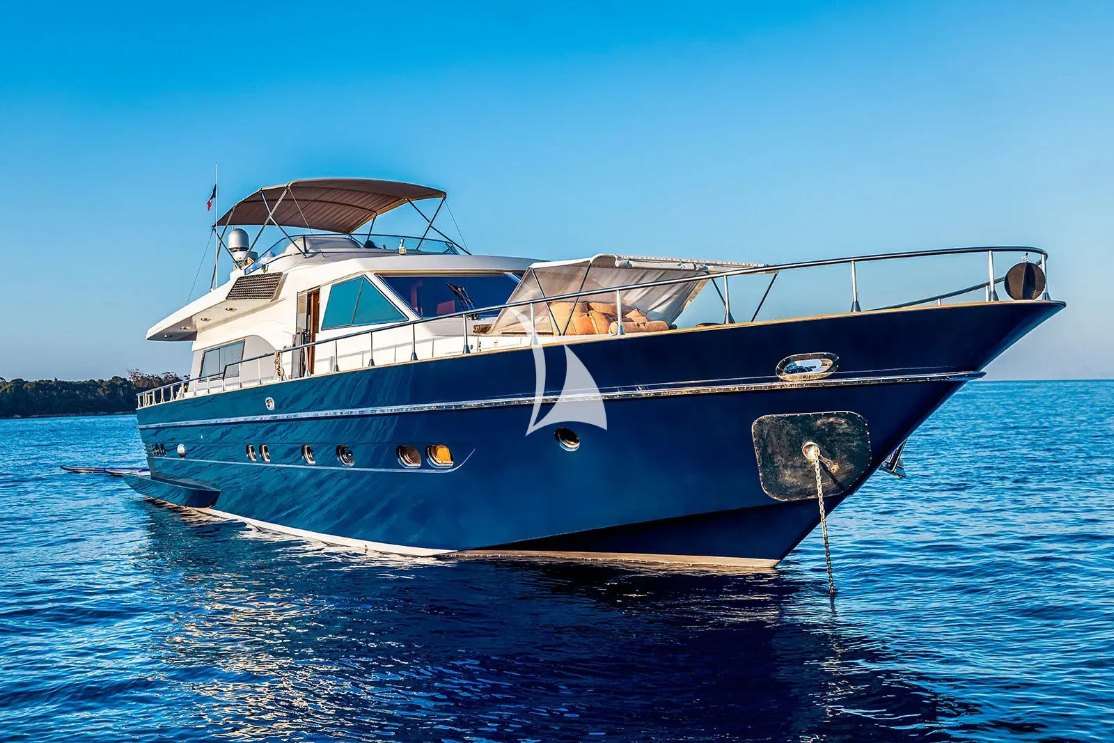 DIAMS luxury yacht