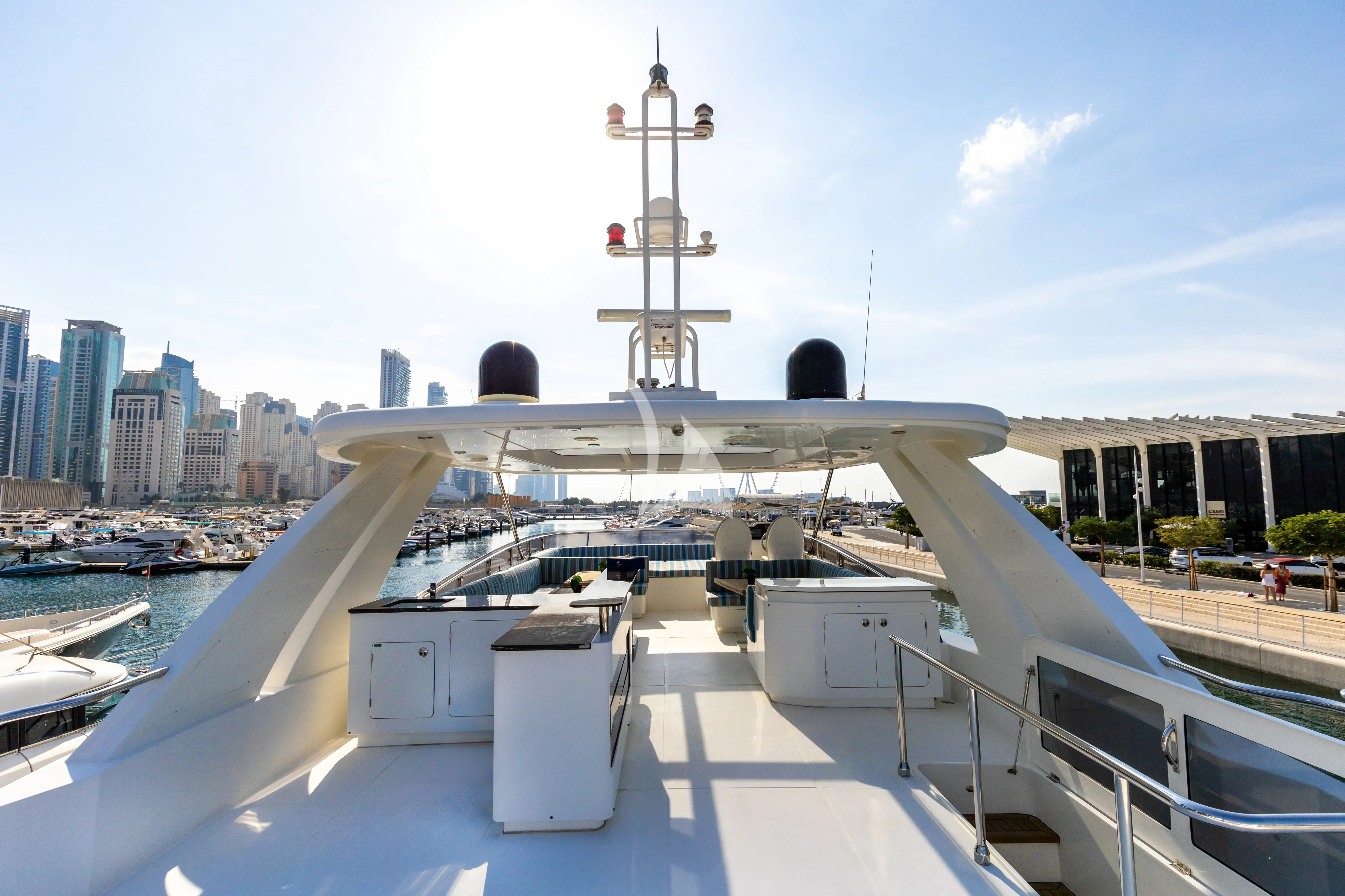 Caliente yacht photo