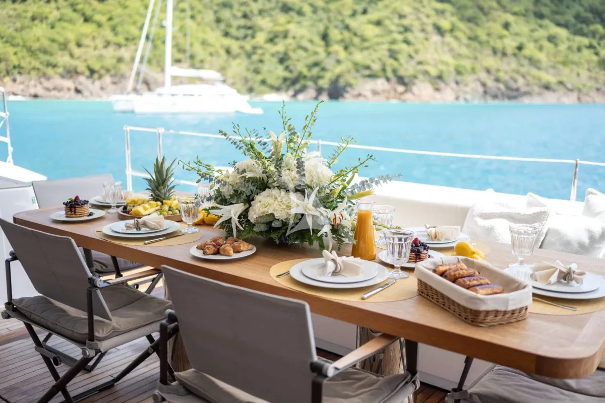 Vivi yacht photo