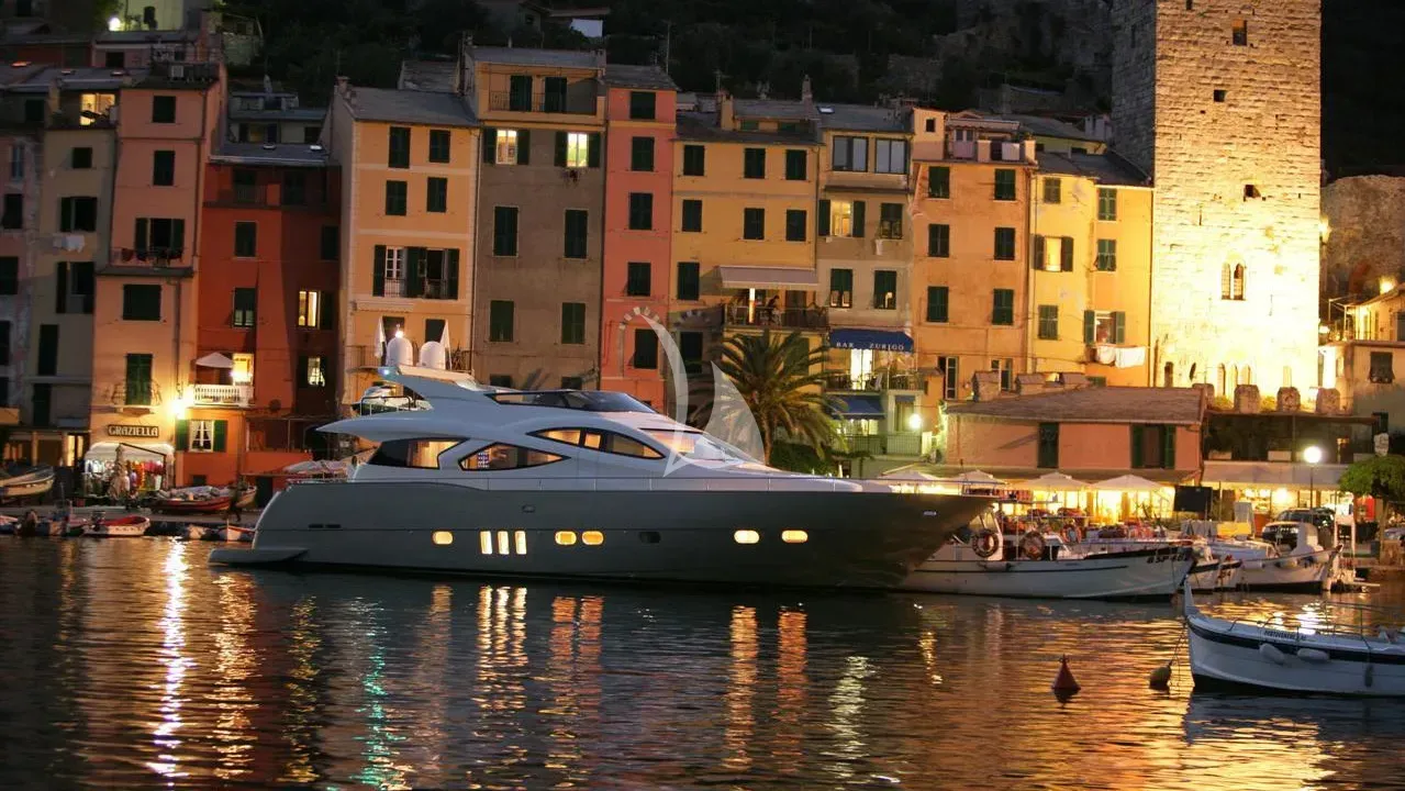 LUKAS yacht photo