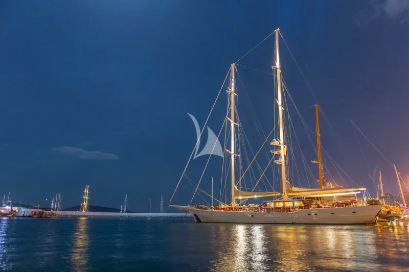HIC SALTA yacht photo