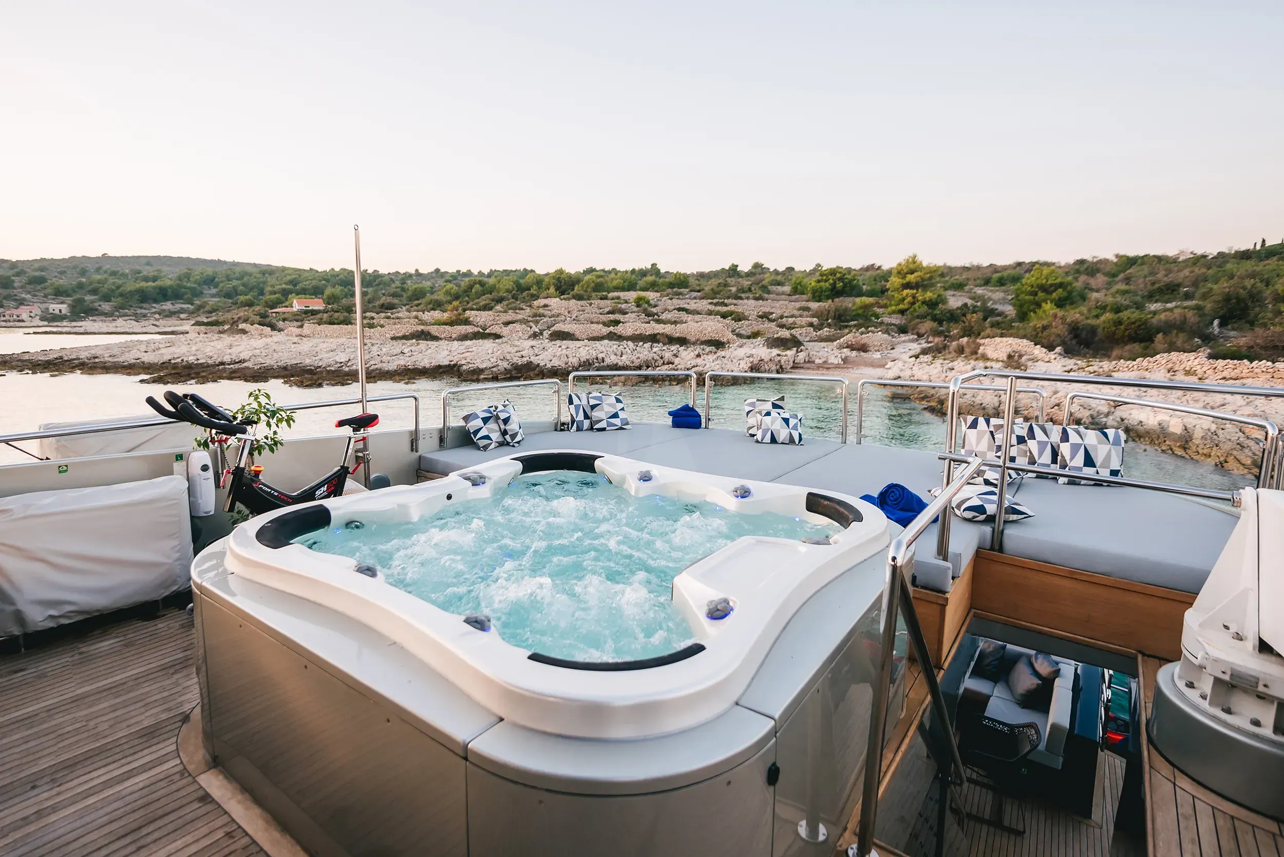 ONE BLUE yacht photo