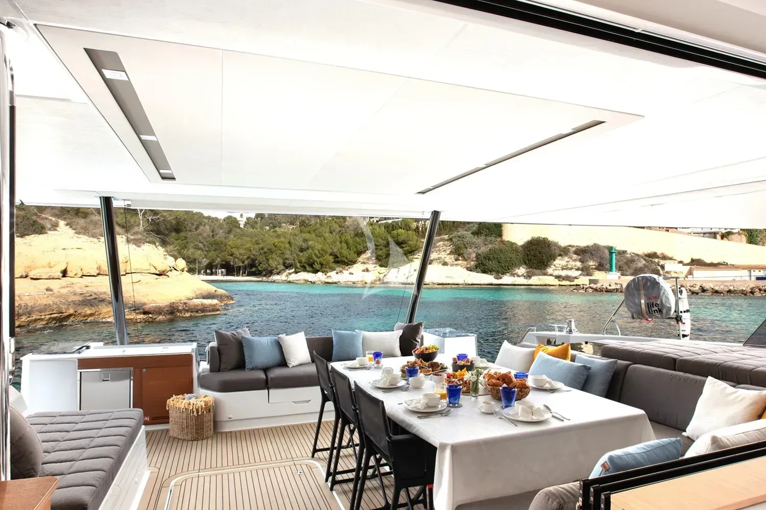 ARMEN yacht photo