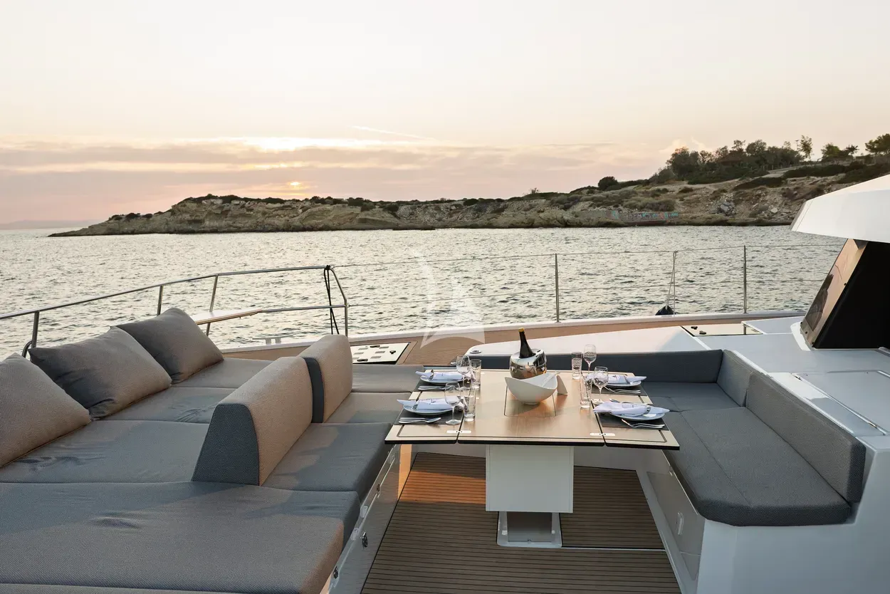 NEW HORIZONS 4 yacht photo