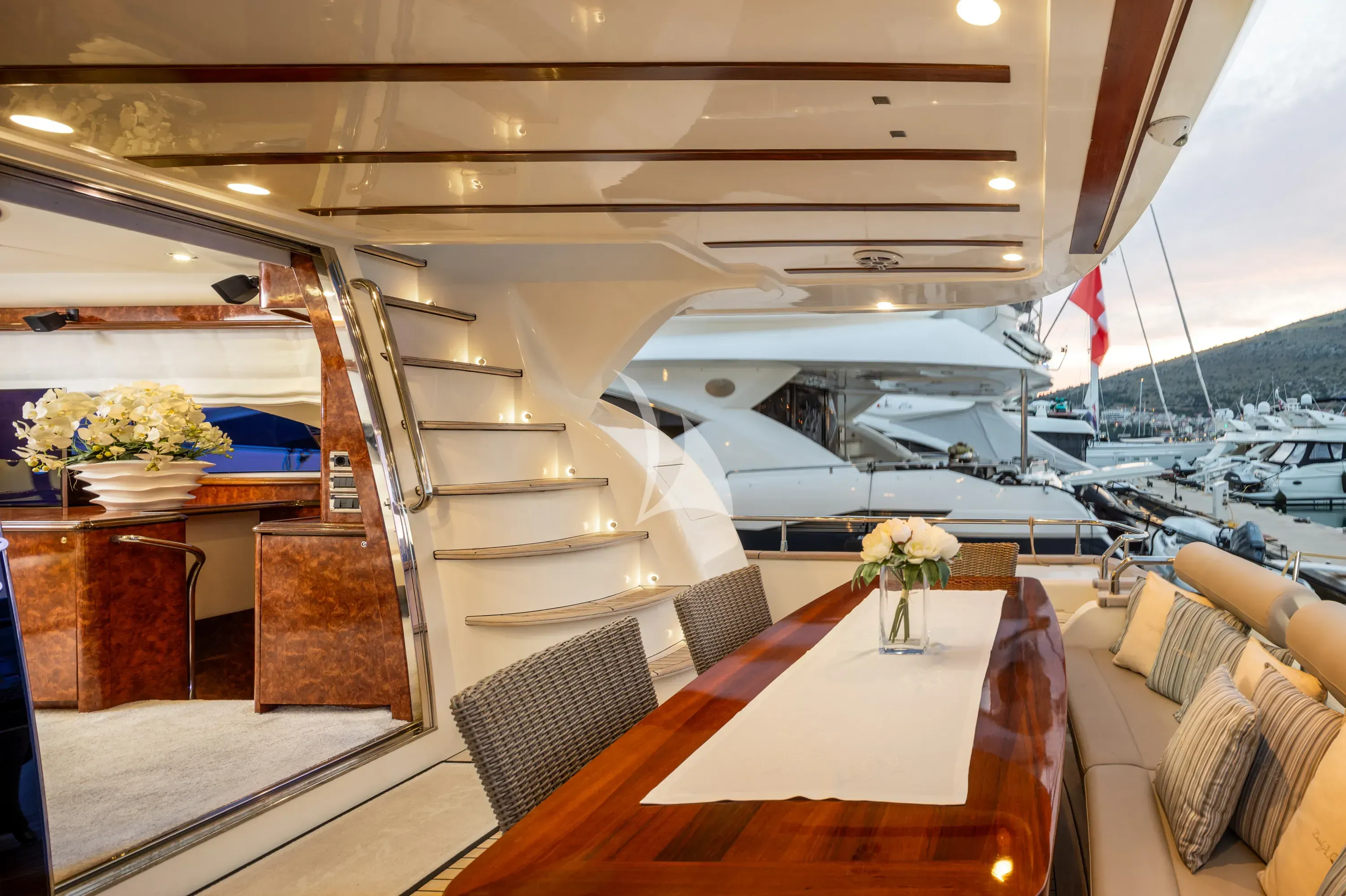 LADY LONA yacht photo