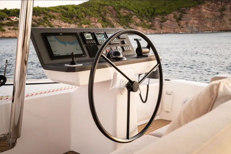 MILLENNIUM FALCON II yacht photo