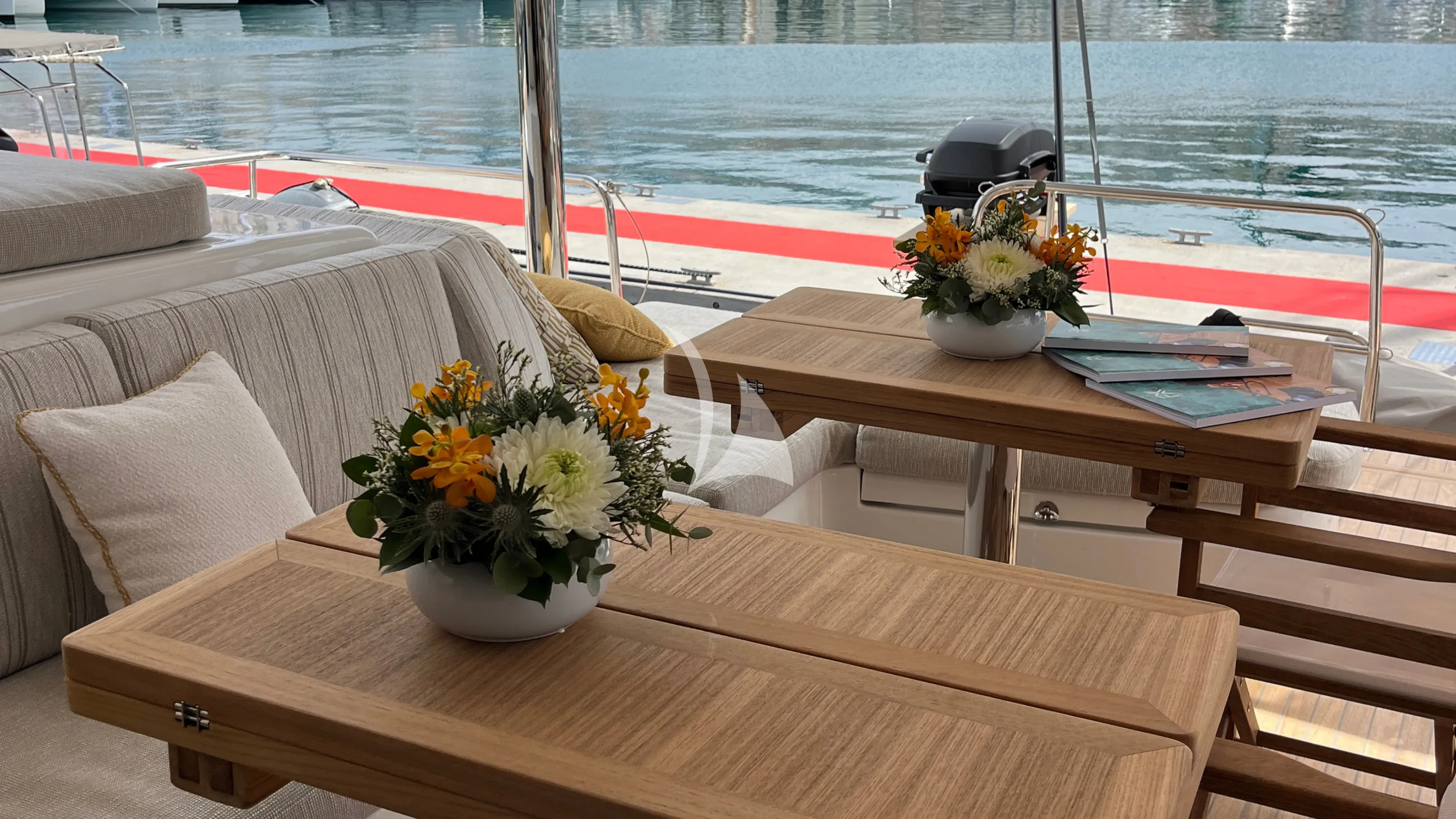 LULU yacht photo