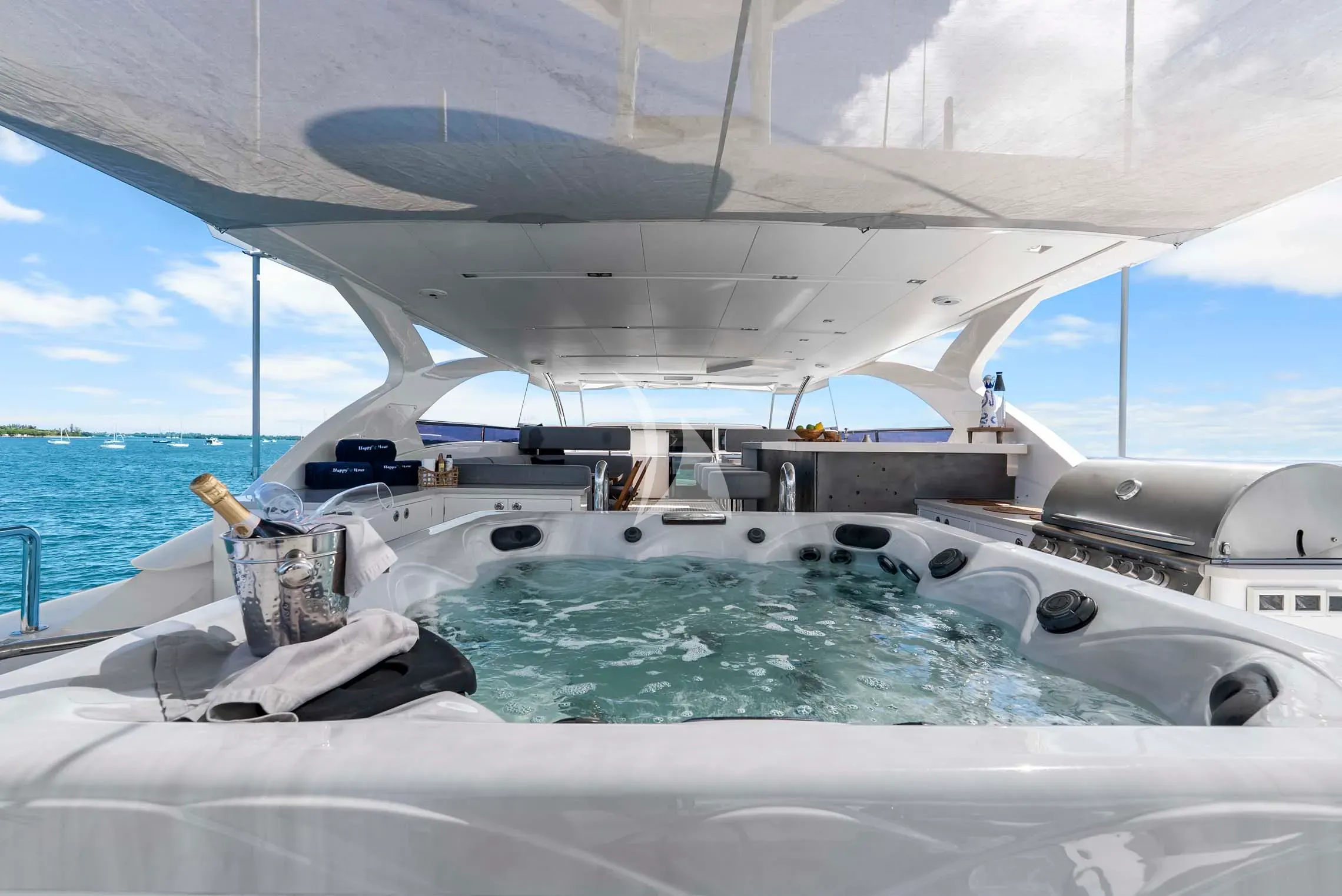 HAPPY HOUR yacht photo