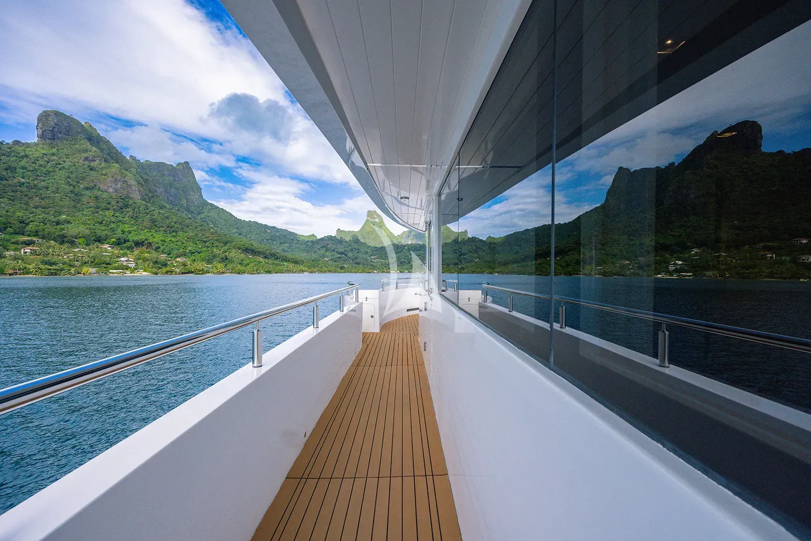 BIG SKY yacht photo