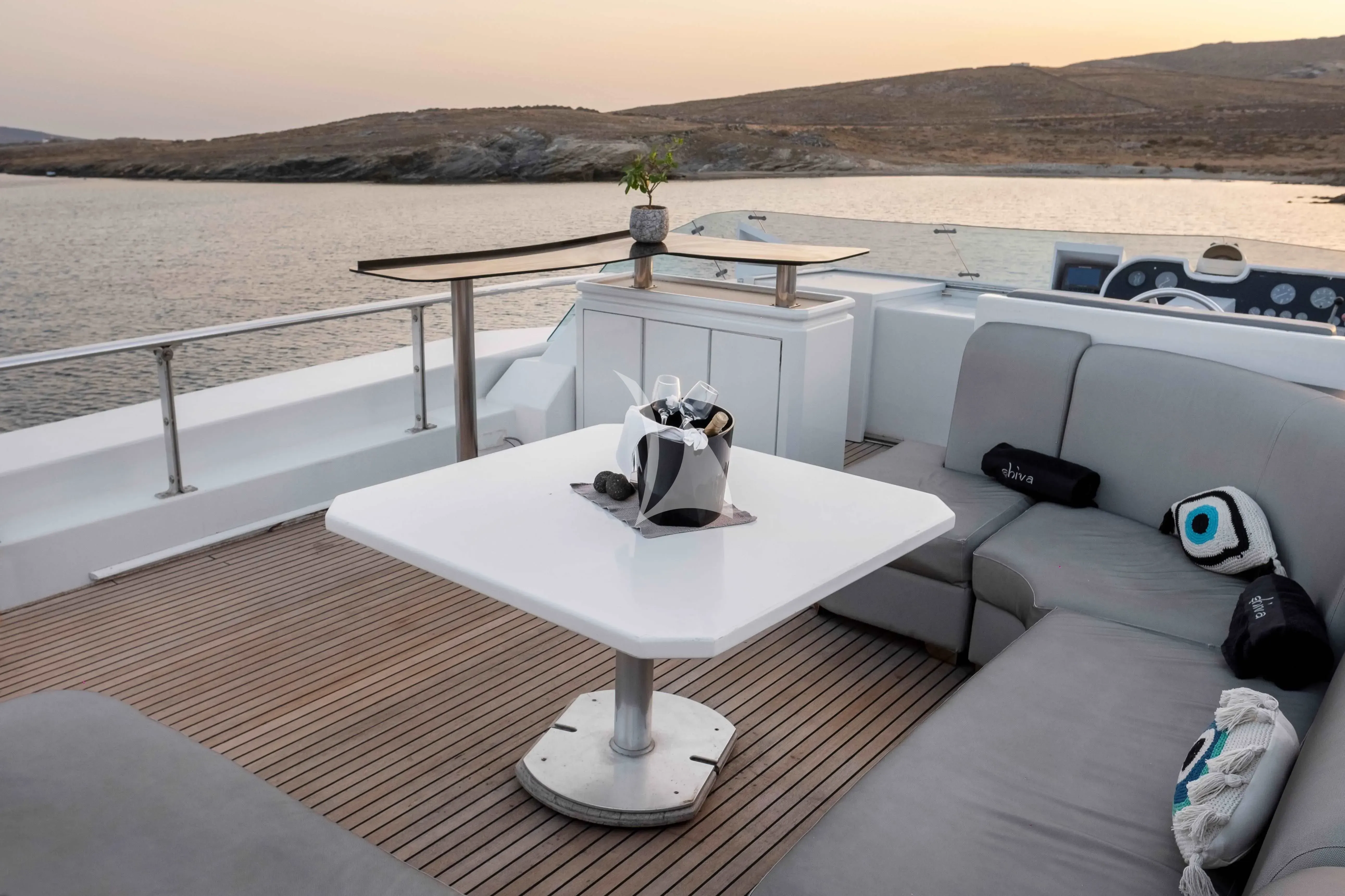 SHIVA yacht photo