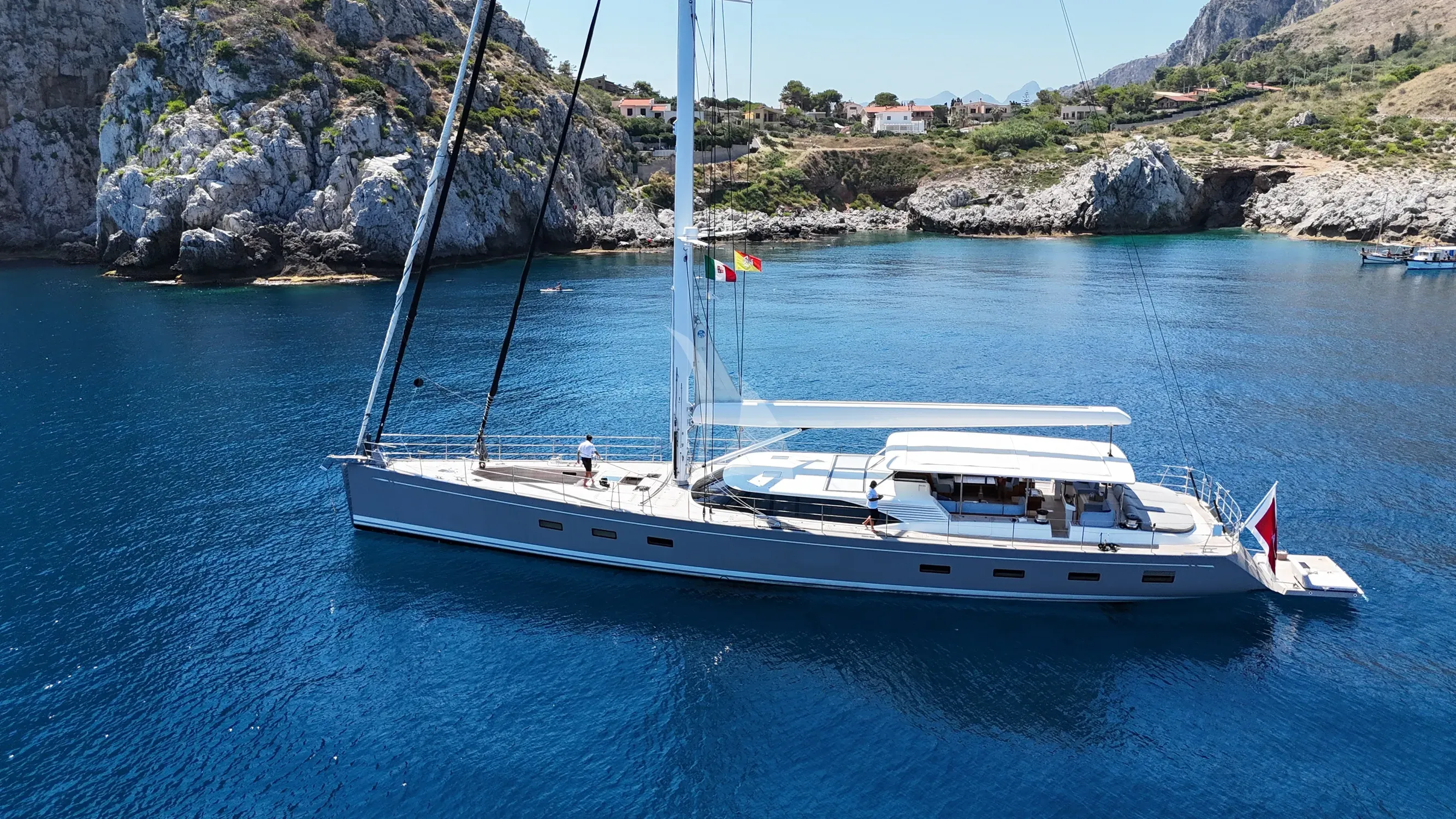 IL MIO CANTO LIBERO luxury yacht
