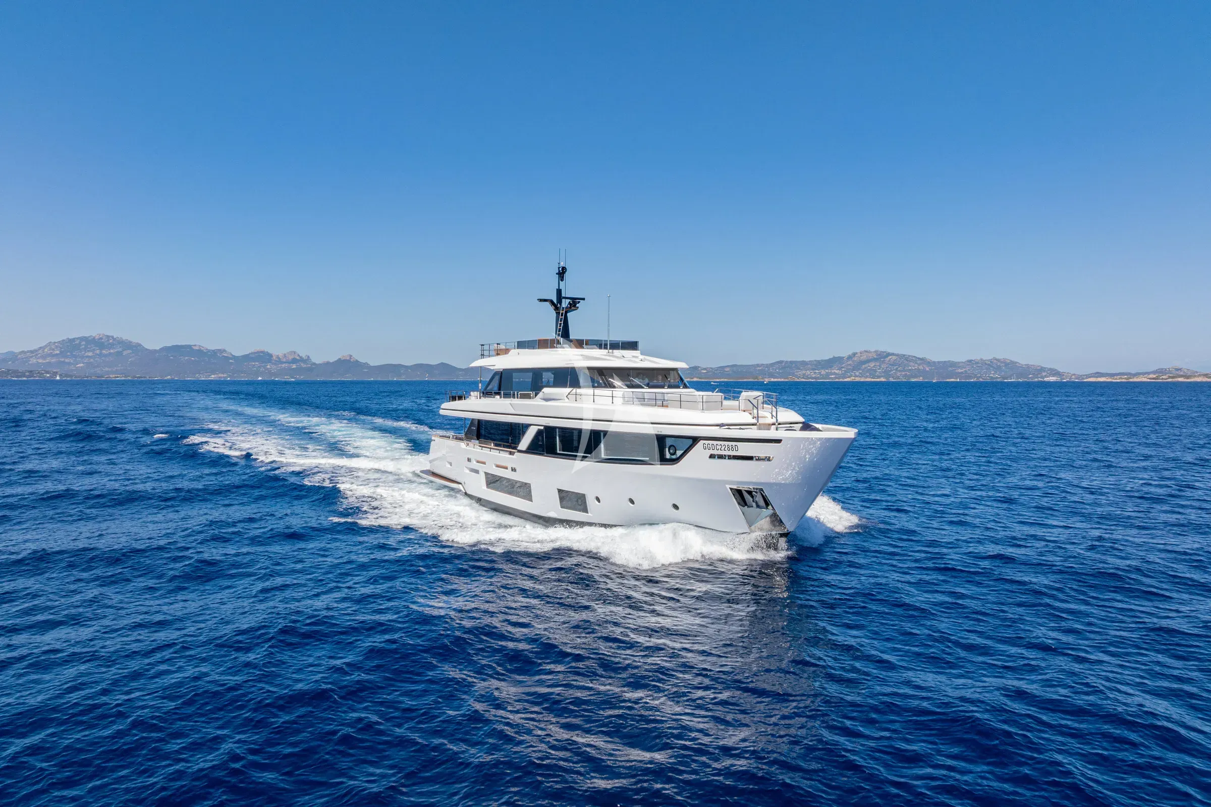 TWINS yacht photo