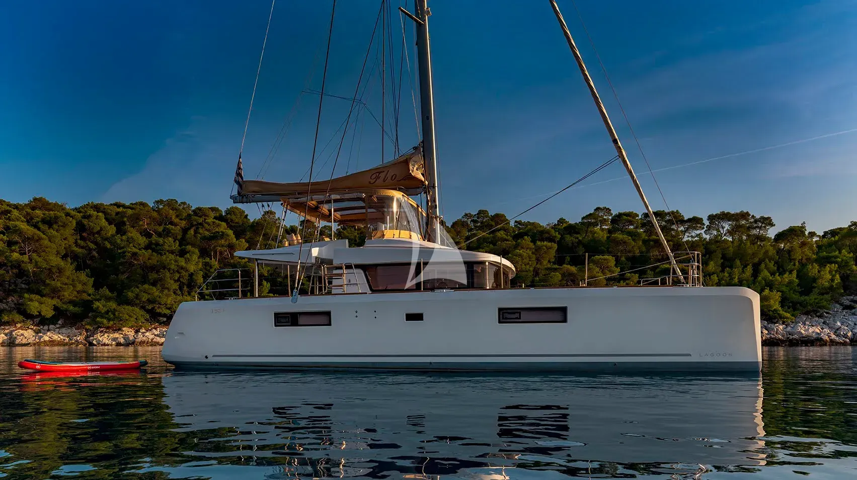 FLO yacht photo