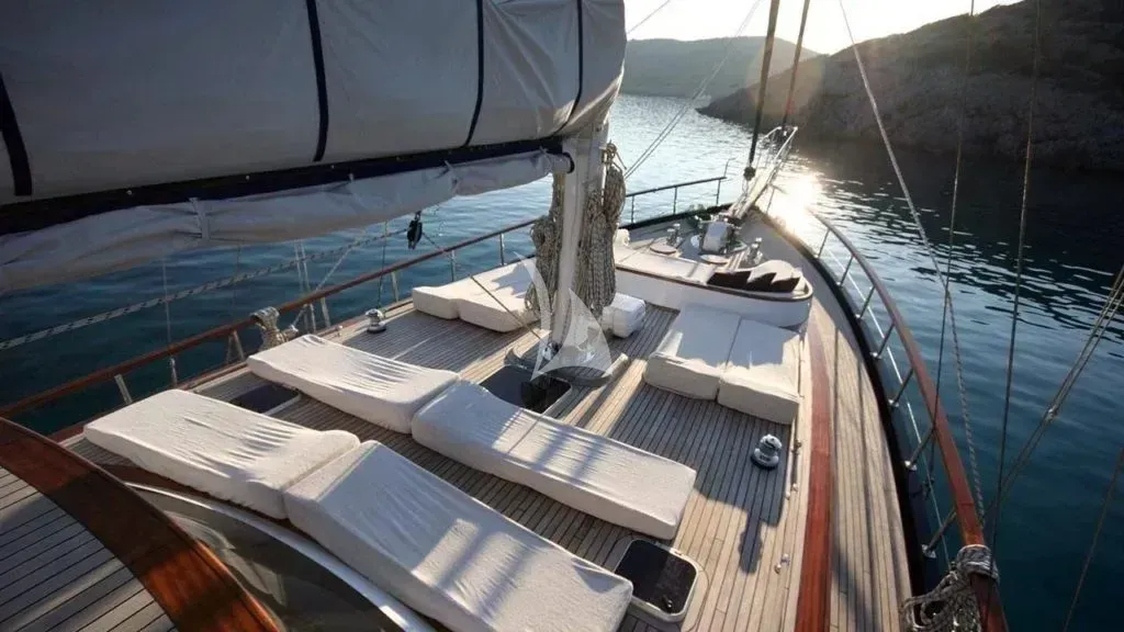 DIDI yacht photo