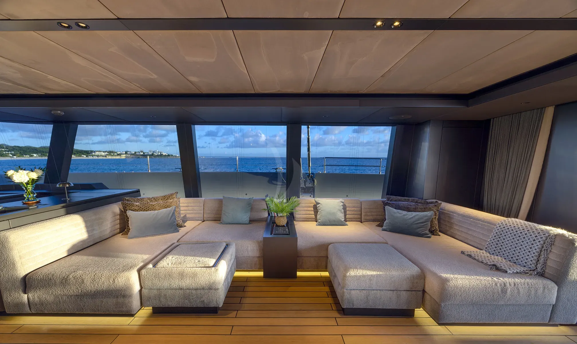 SHADES OF GREY - interior 6