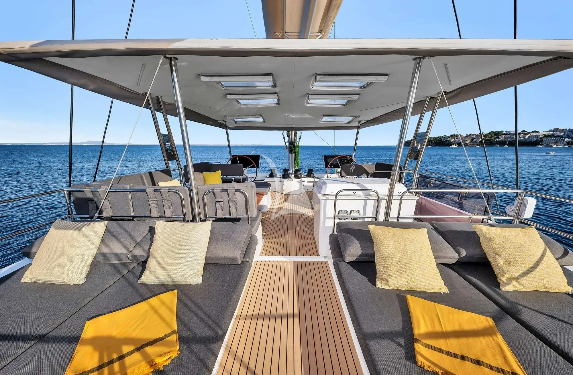 NEOW yacht photo
