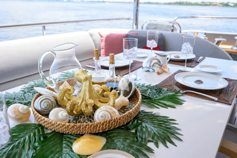 SPECTRE yacht photo