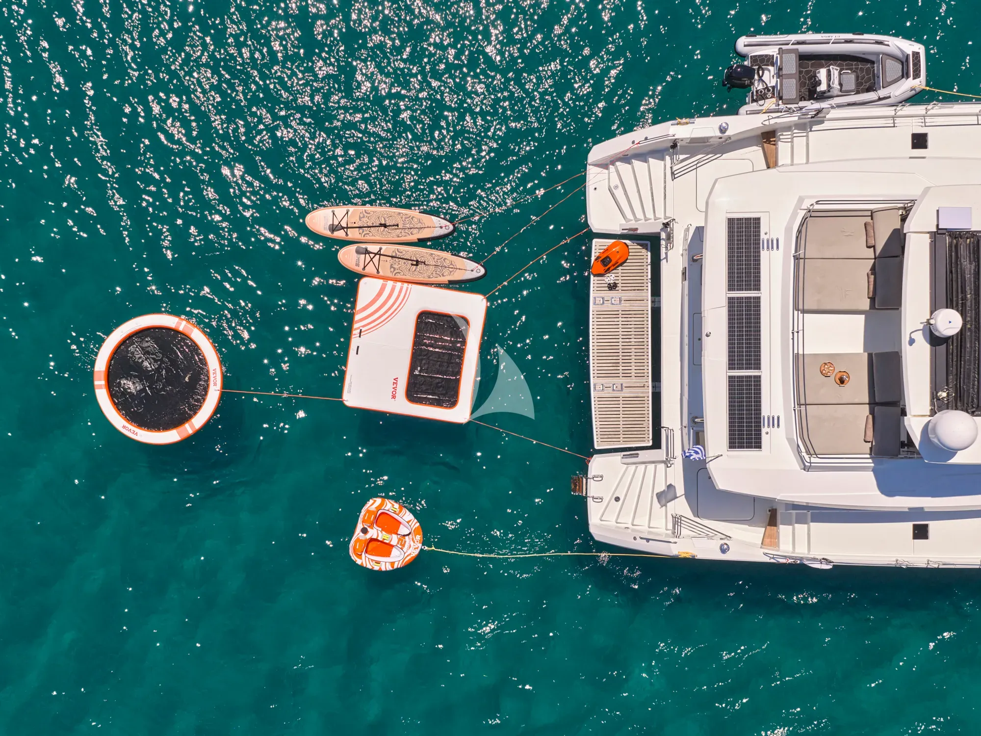 ARIVA yacht photo