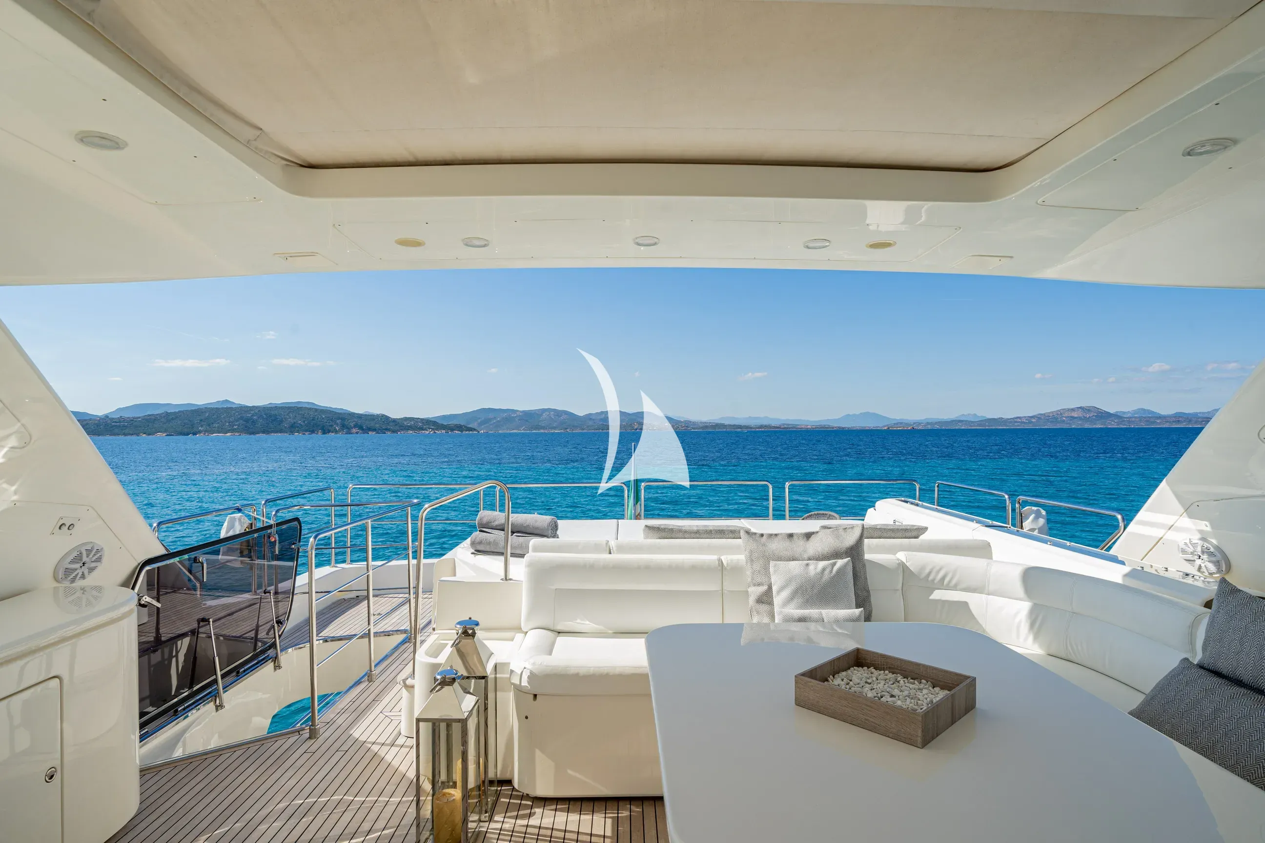 ETHNA yacht photo
