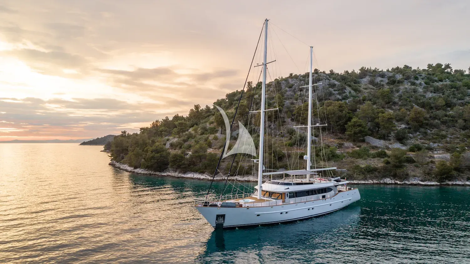 NAVILUX yacht photo