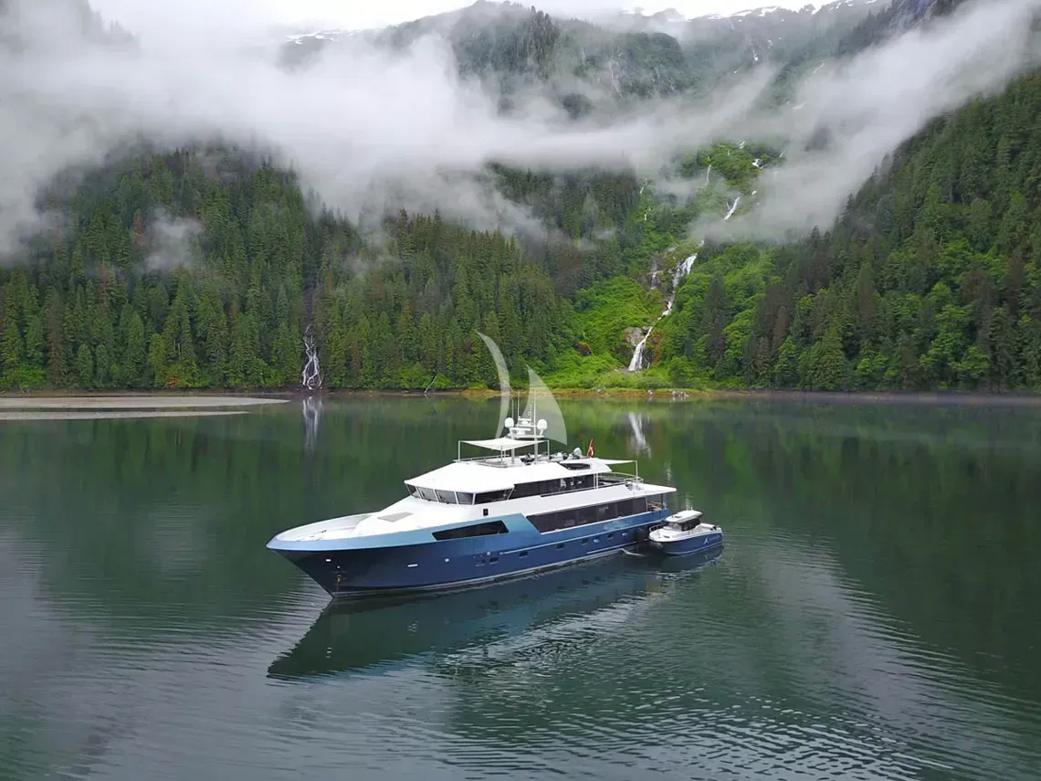 ASCENTE luxury yacht
