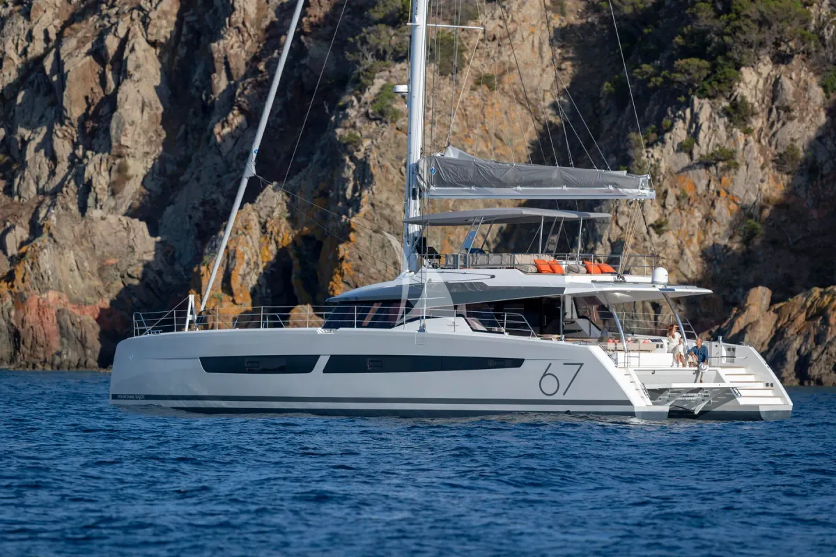 ISOLA yacht photo