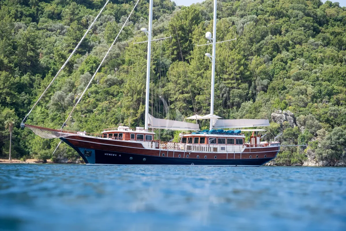 NURTEN A yacht photo