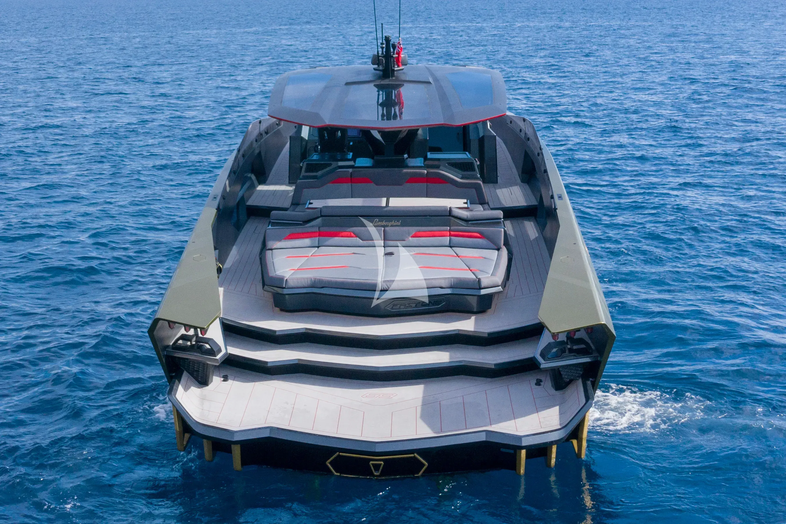 Fast One - exterior 1