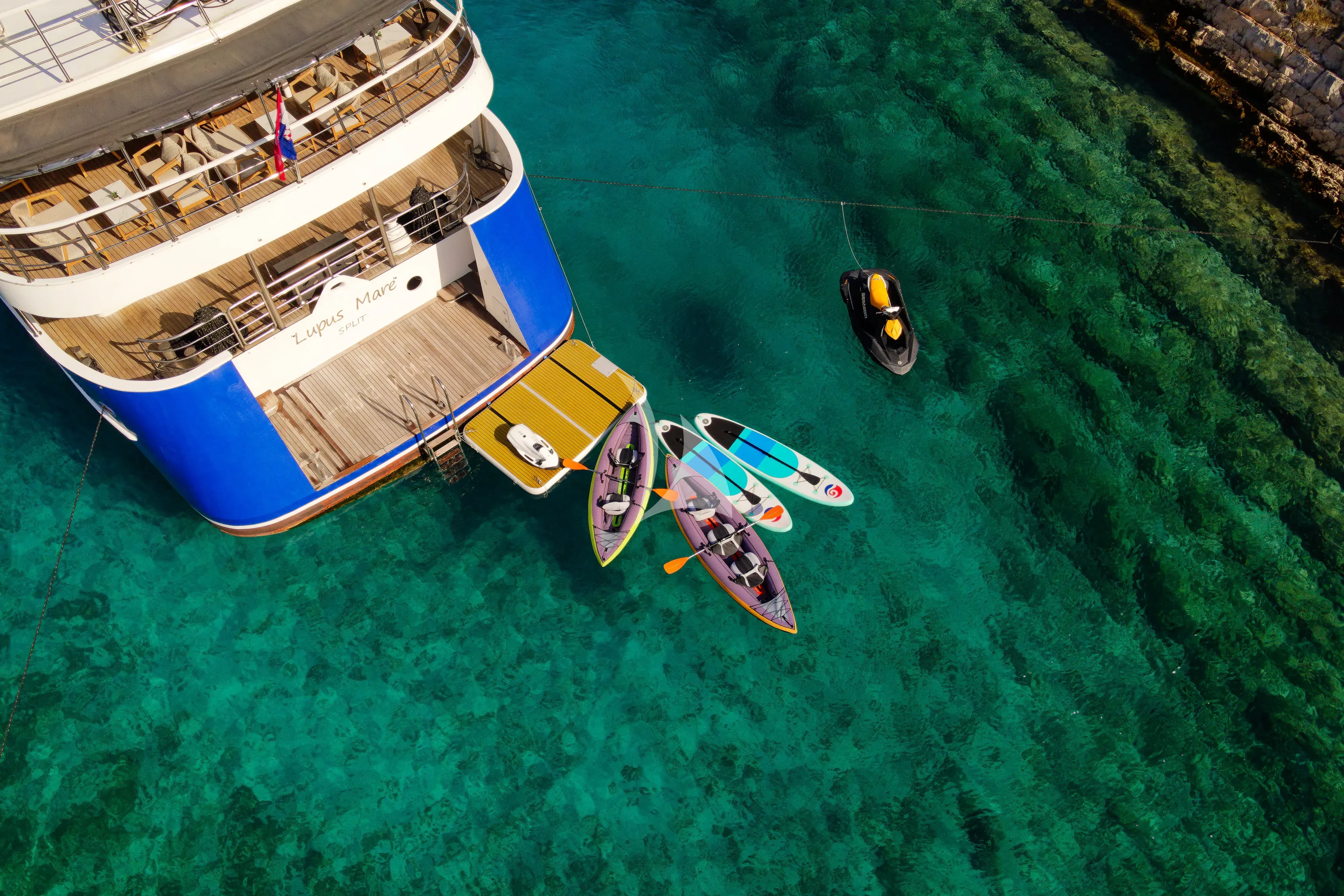 Lupus Mare - exterior 2