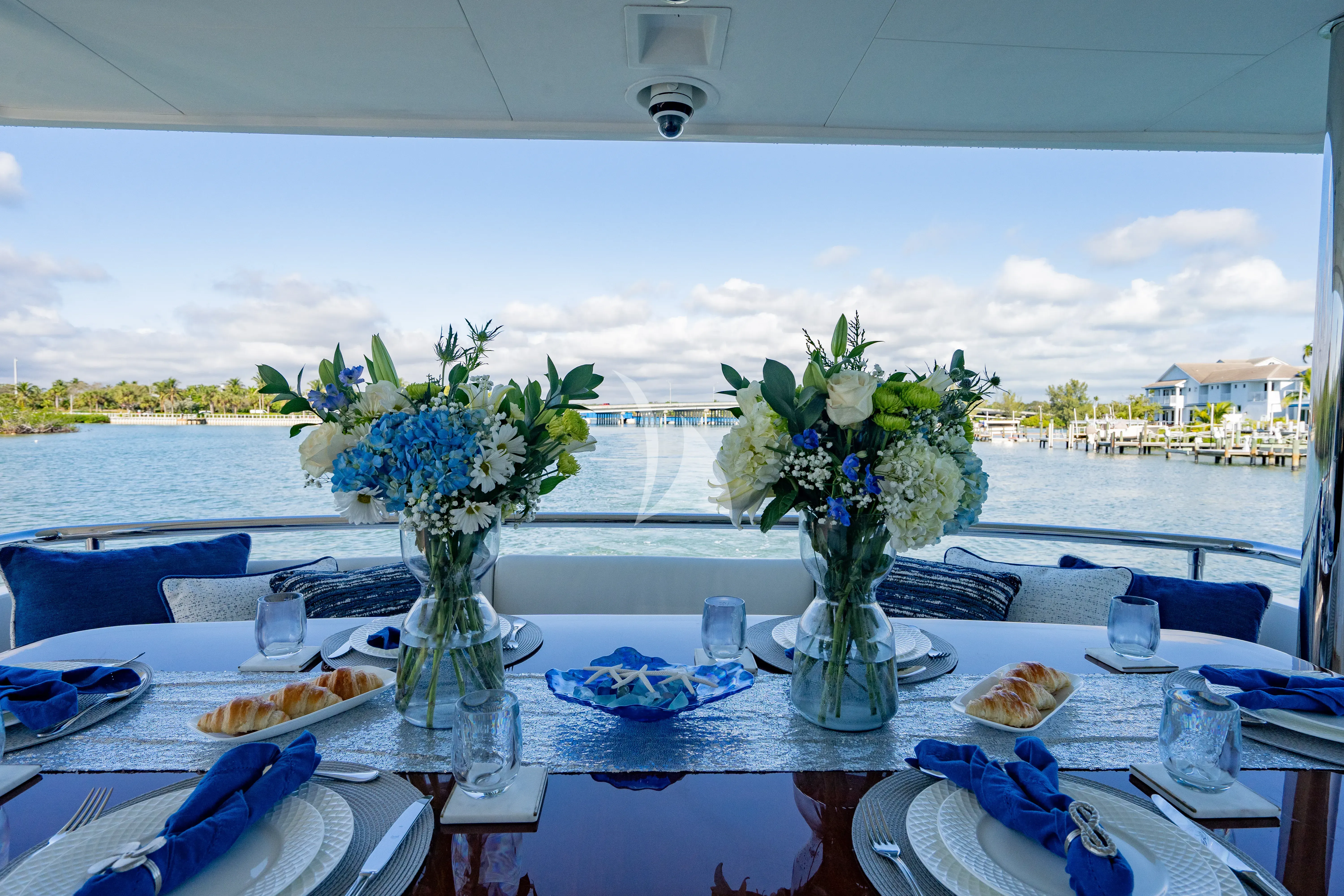 PILOT LOUNGE yacht photo