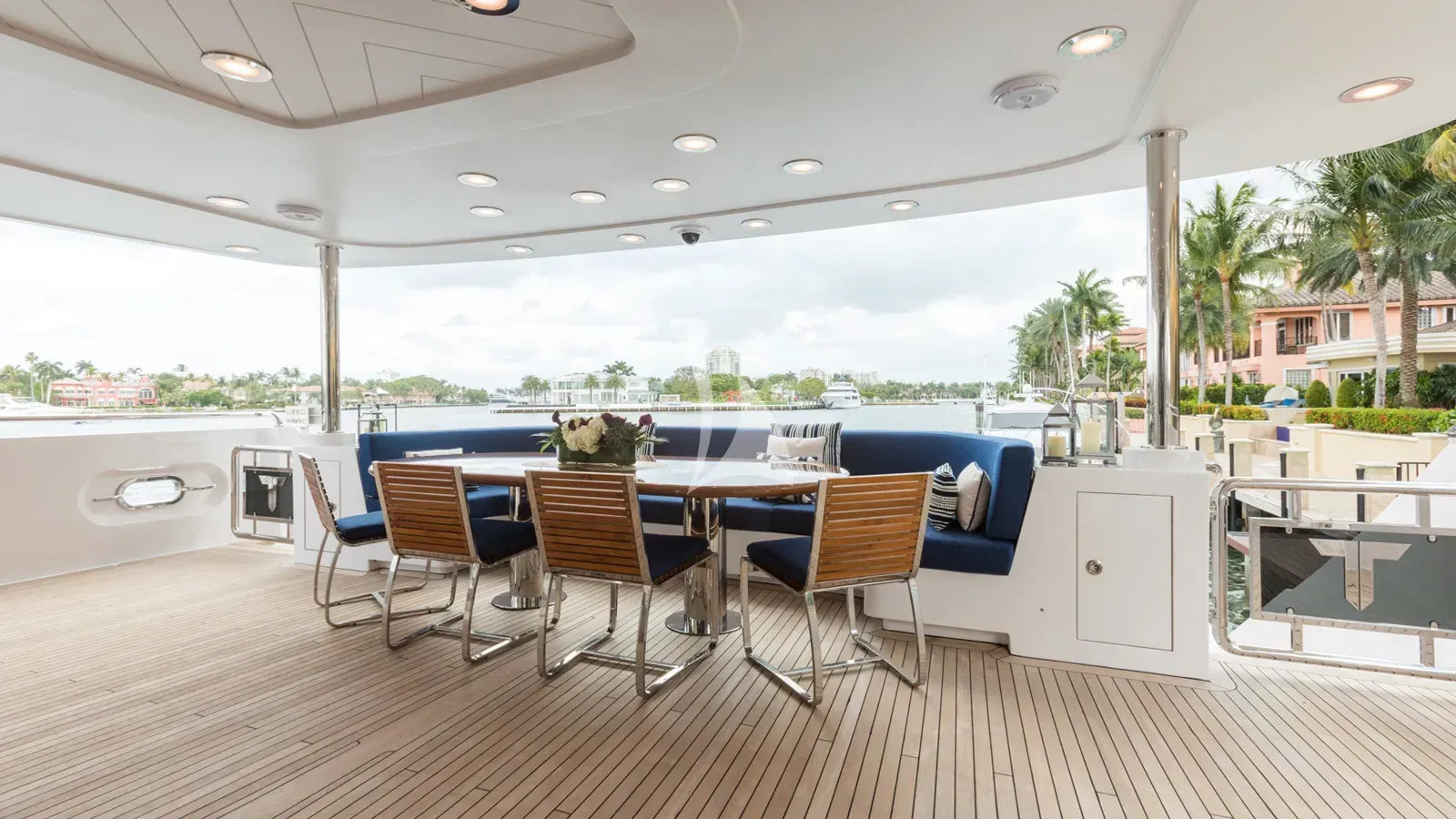 TANZANITE yacht photo