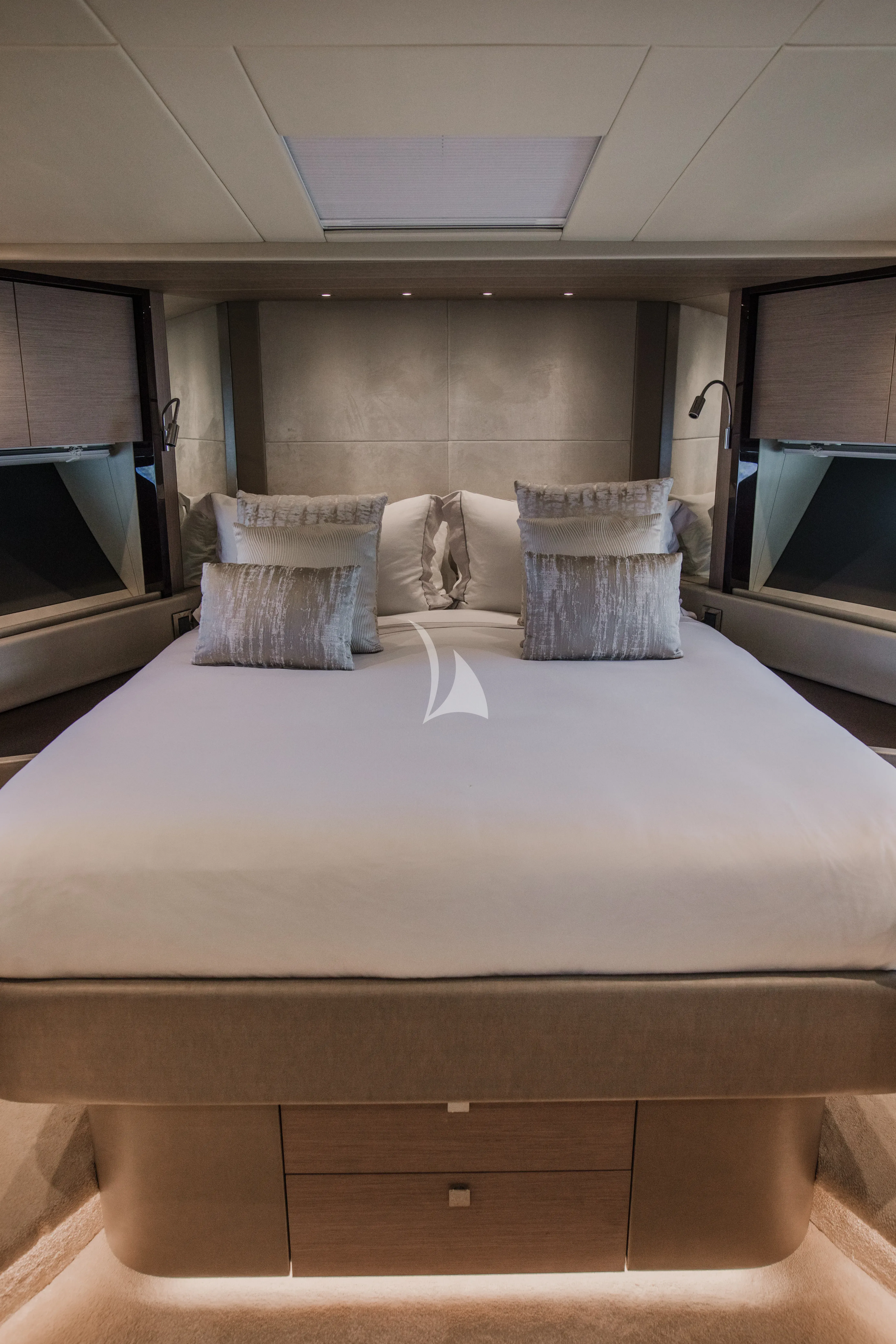 LADY M yacht photo