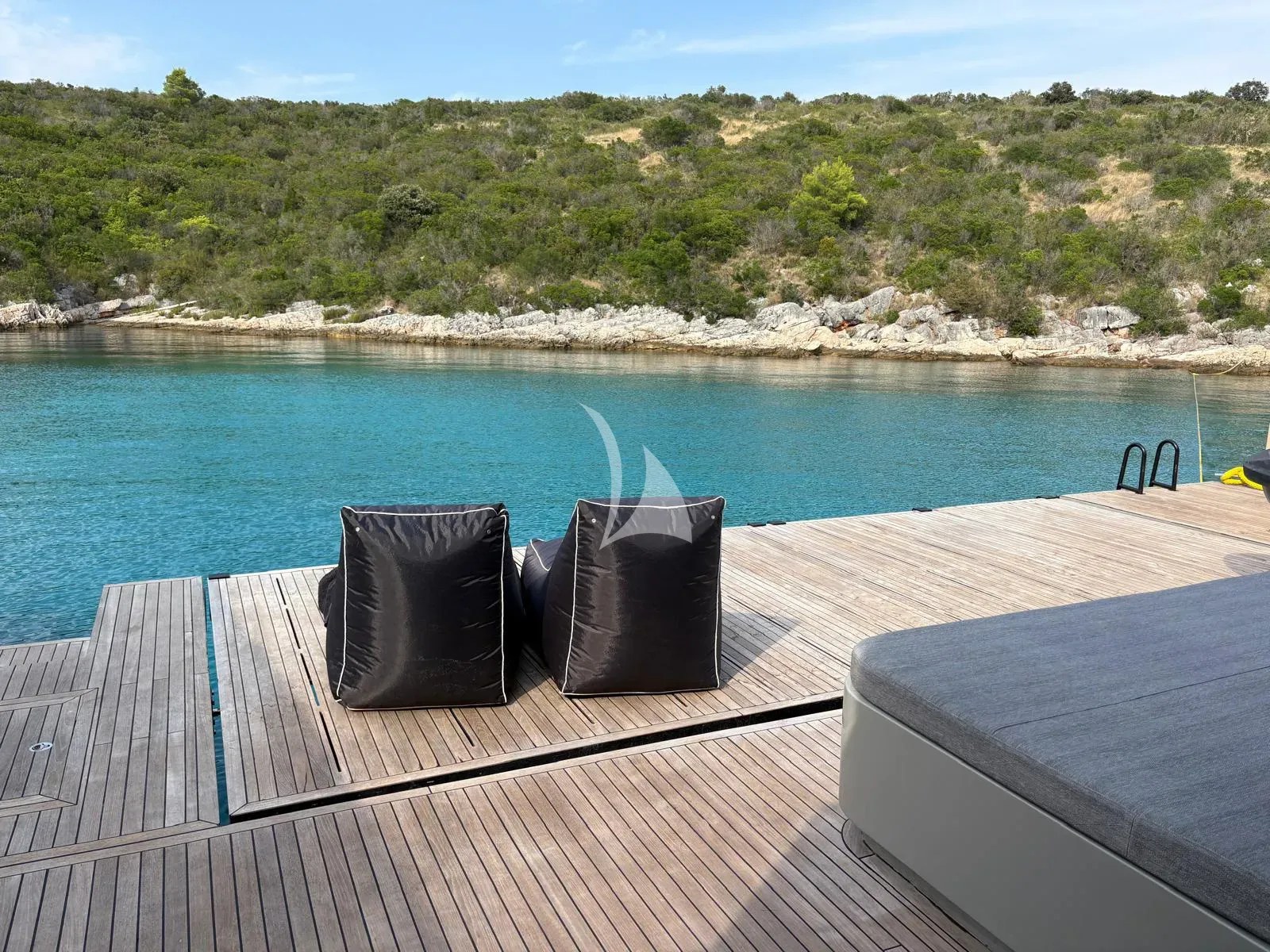 Funky Choice yacht photo