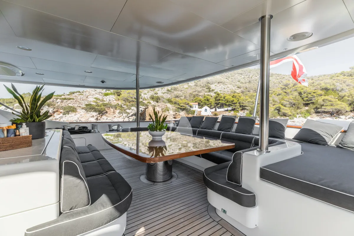 GHOST III yacht photo