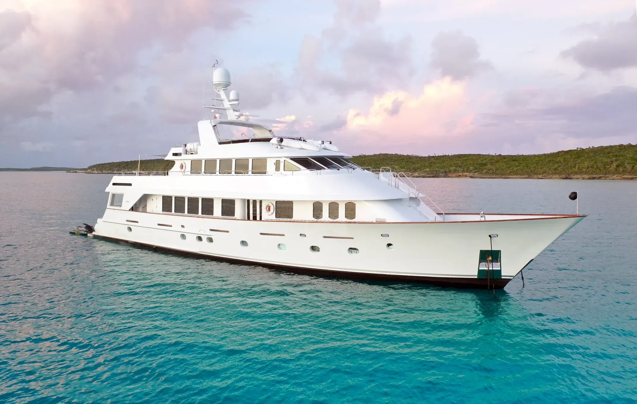 CHANSON luxury yacht