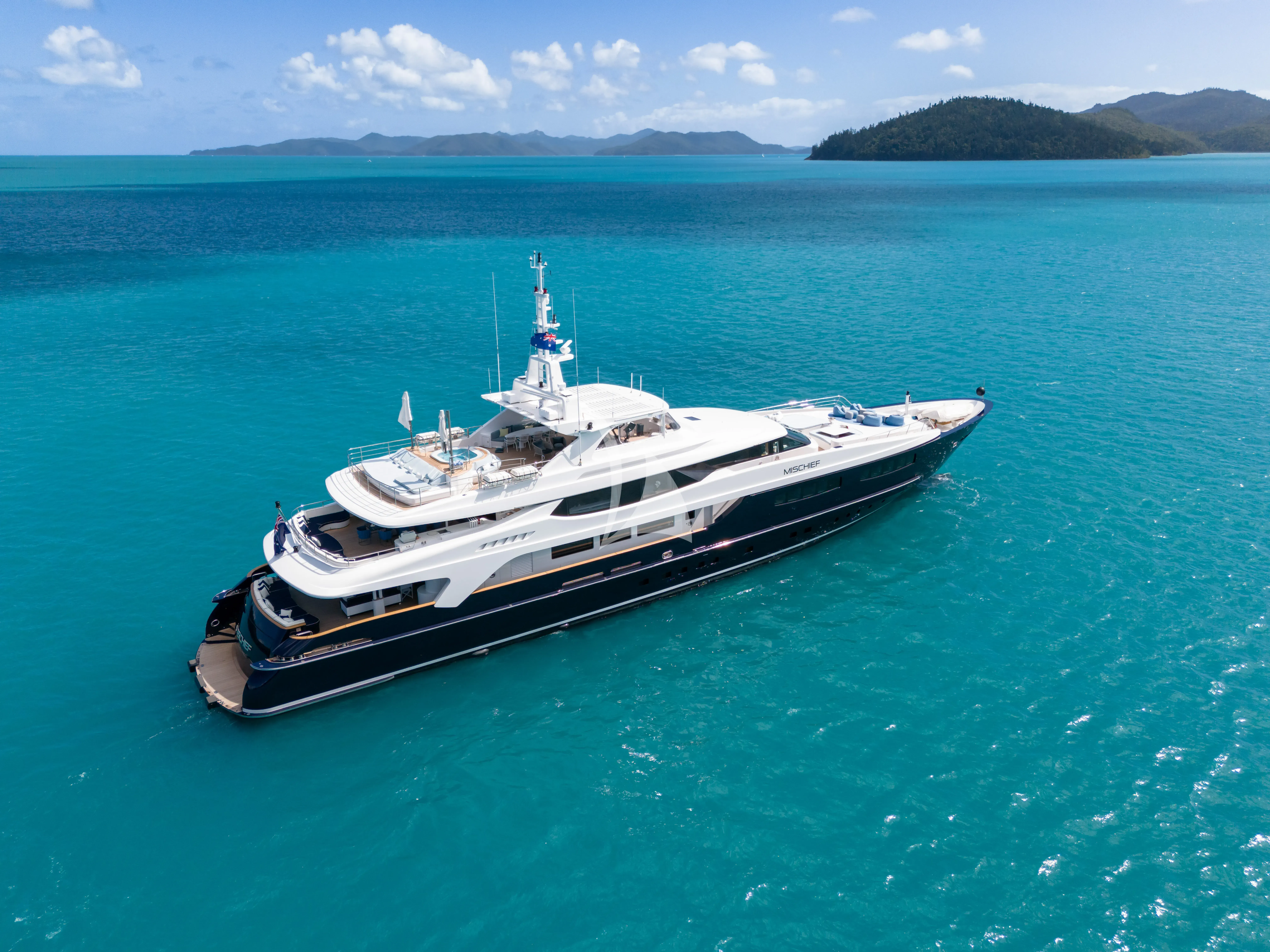 MISCHIEF yacht photo