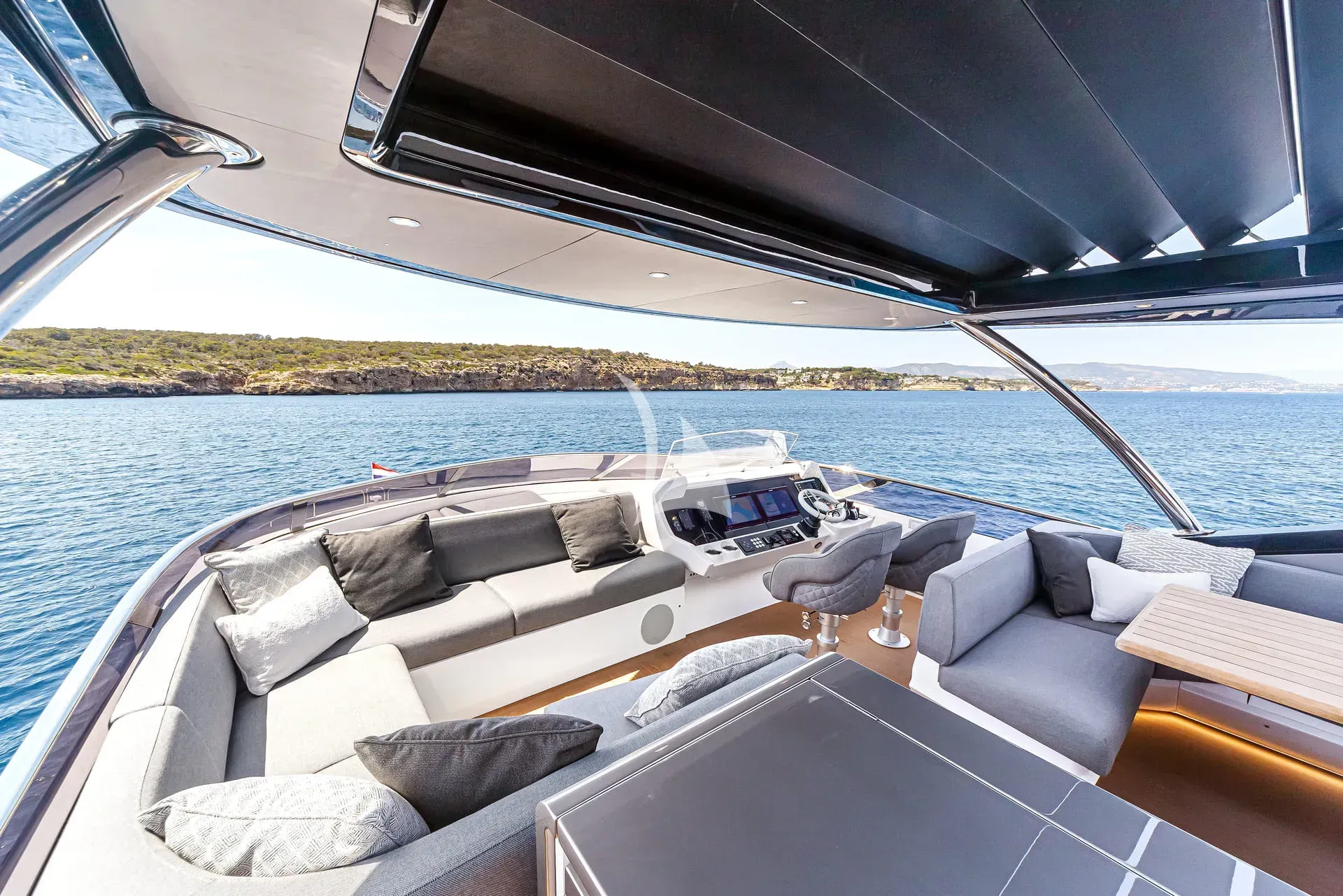 JUNIOR yacht photo
