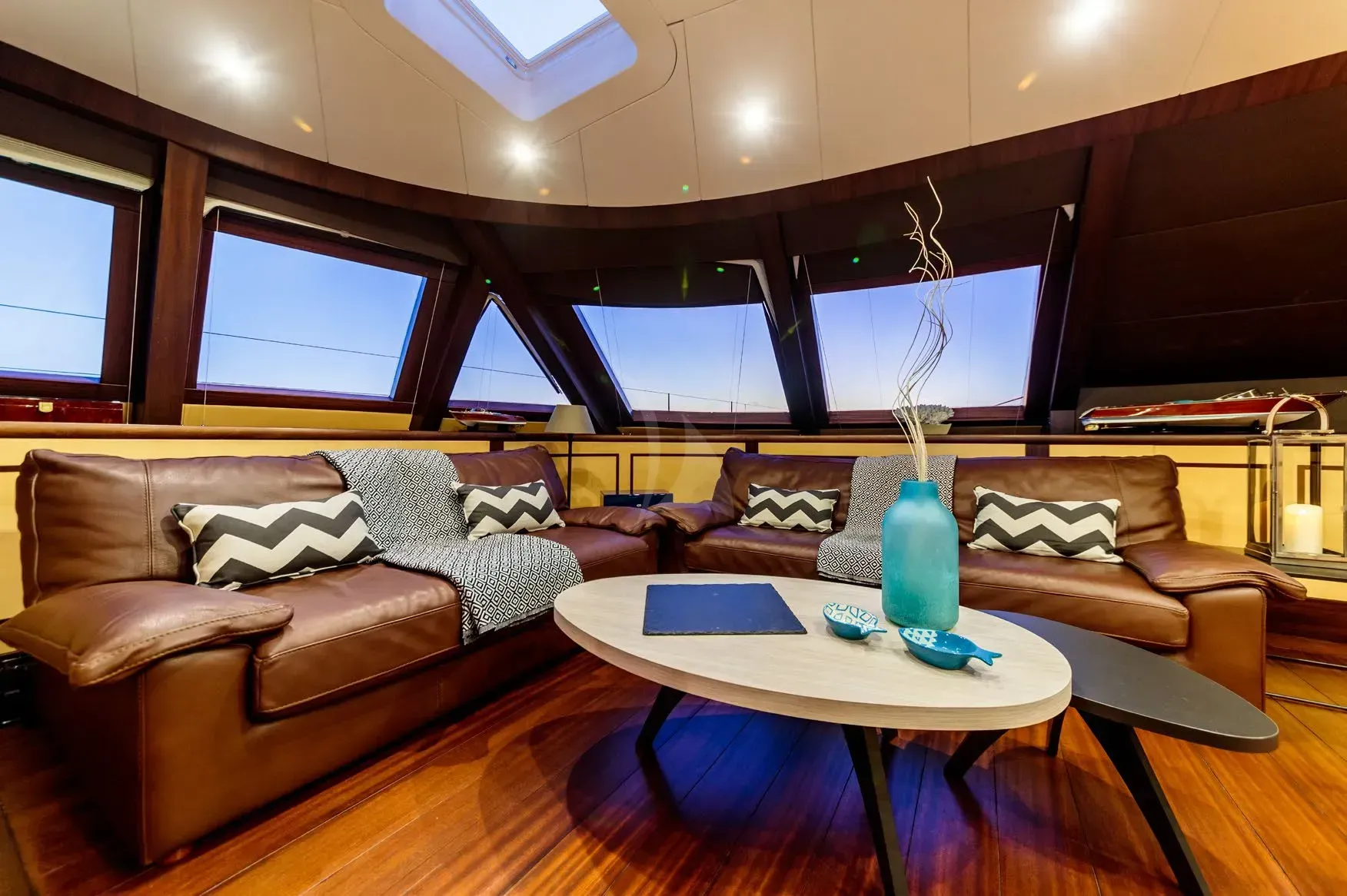 ALLURES - interior 6