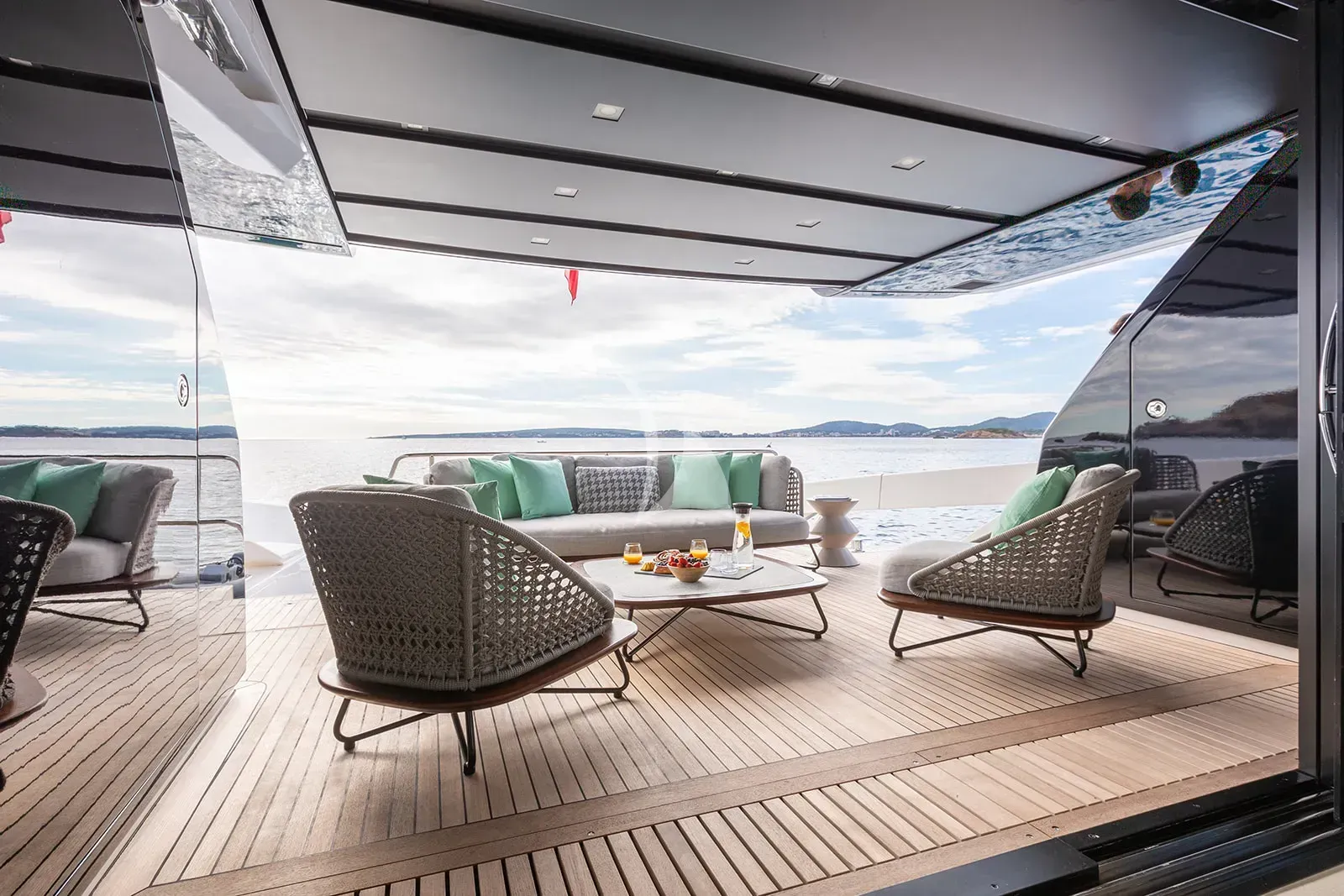 CLOUD IX yacht photo