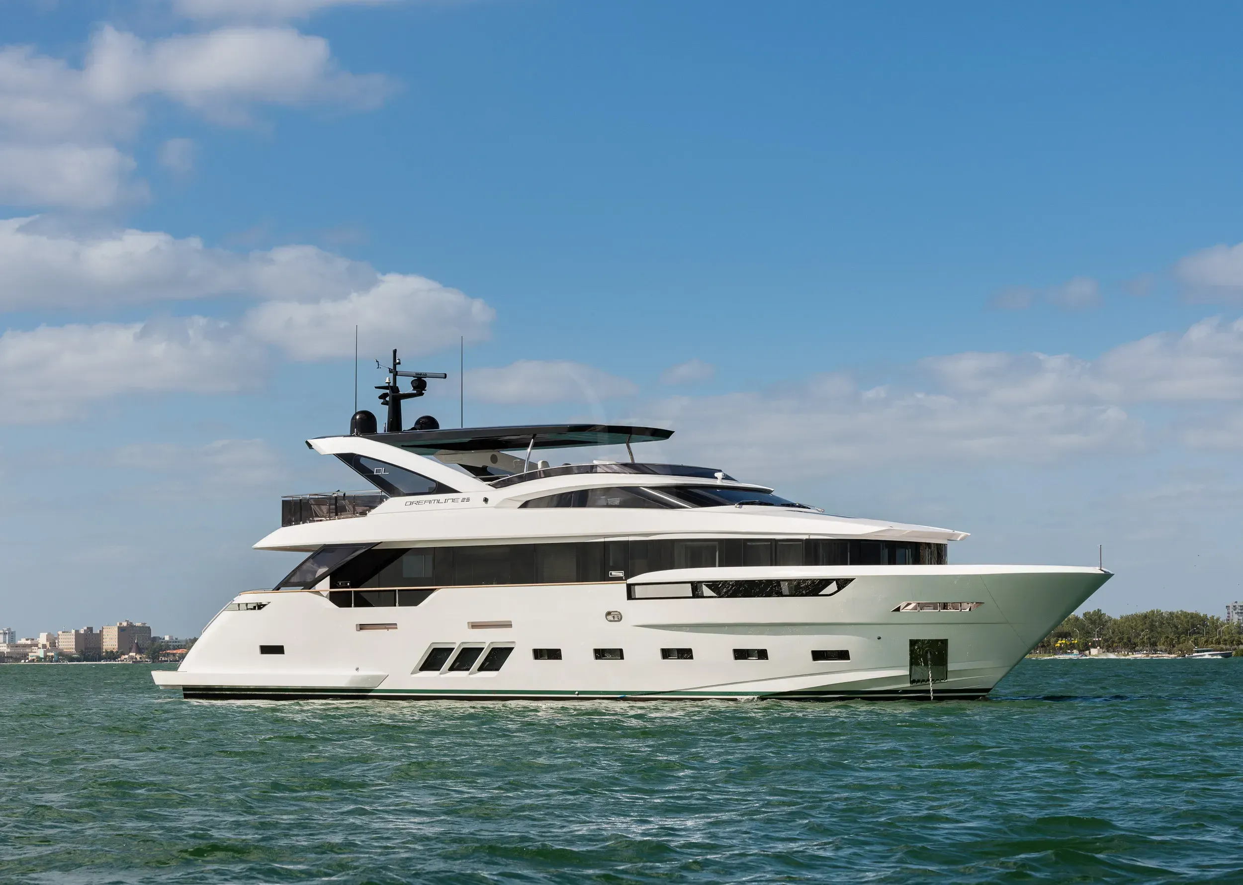 The Peddler luxury yacht