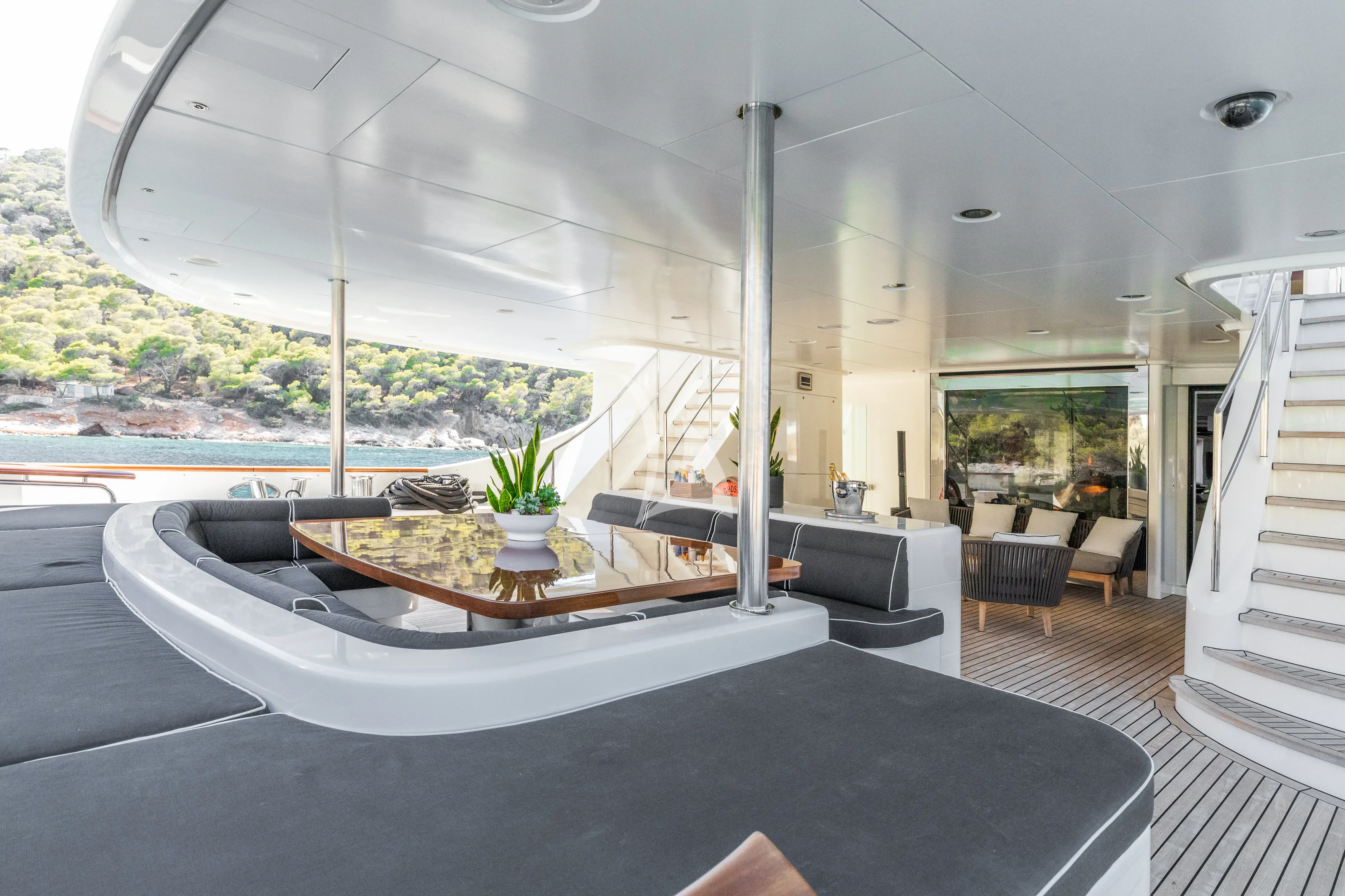 GHOST III yacht photo